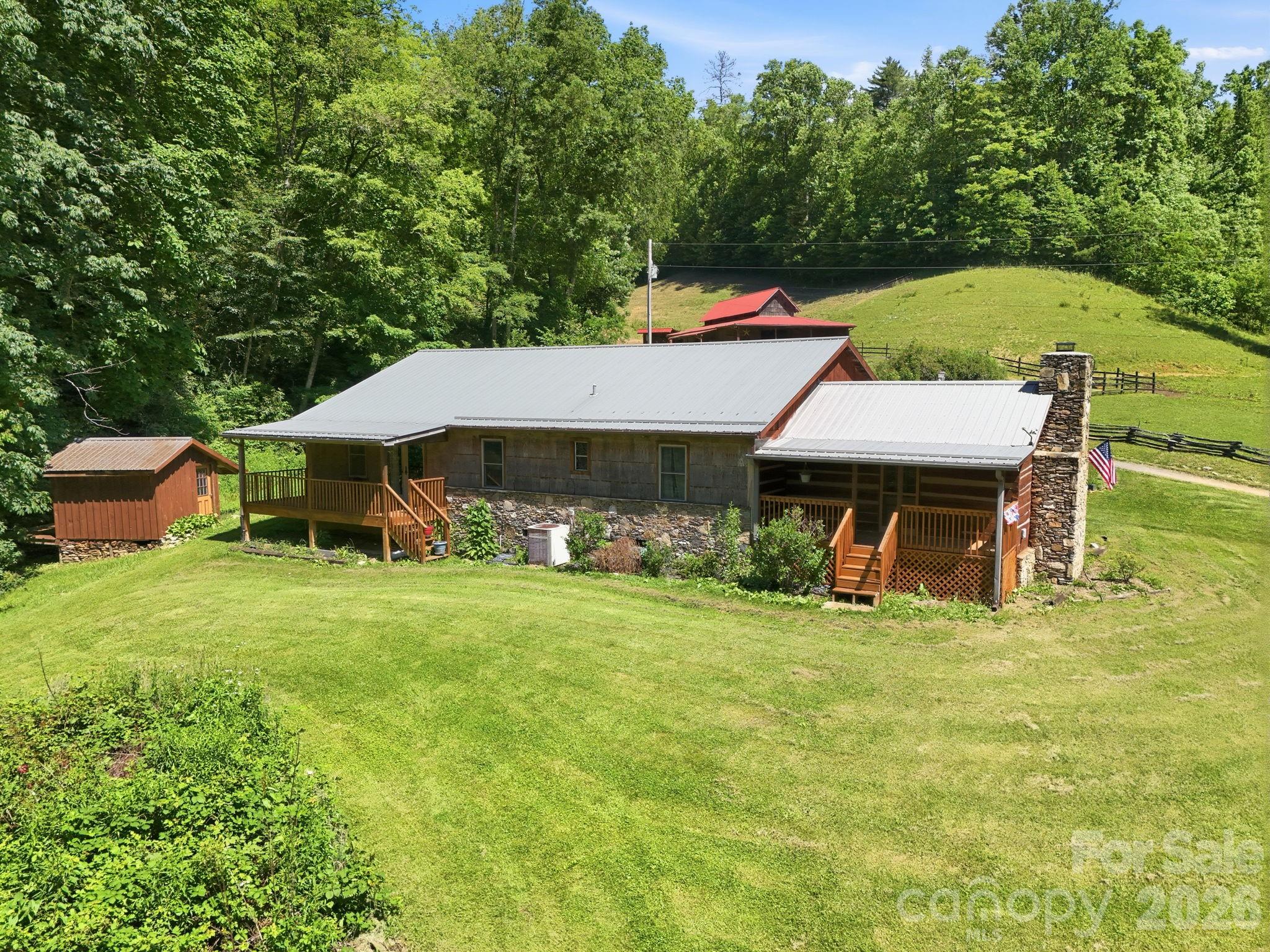 1005 Smith Creek Road — Mars Hill