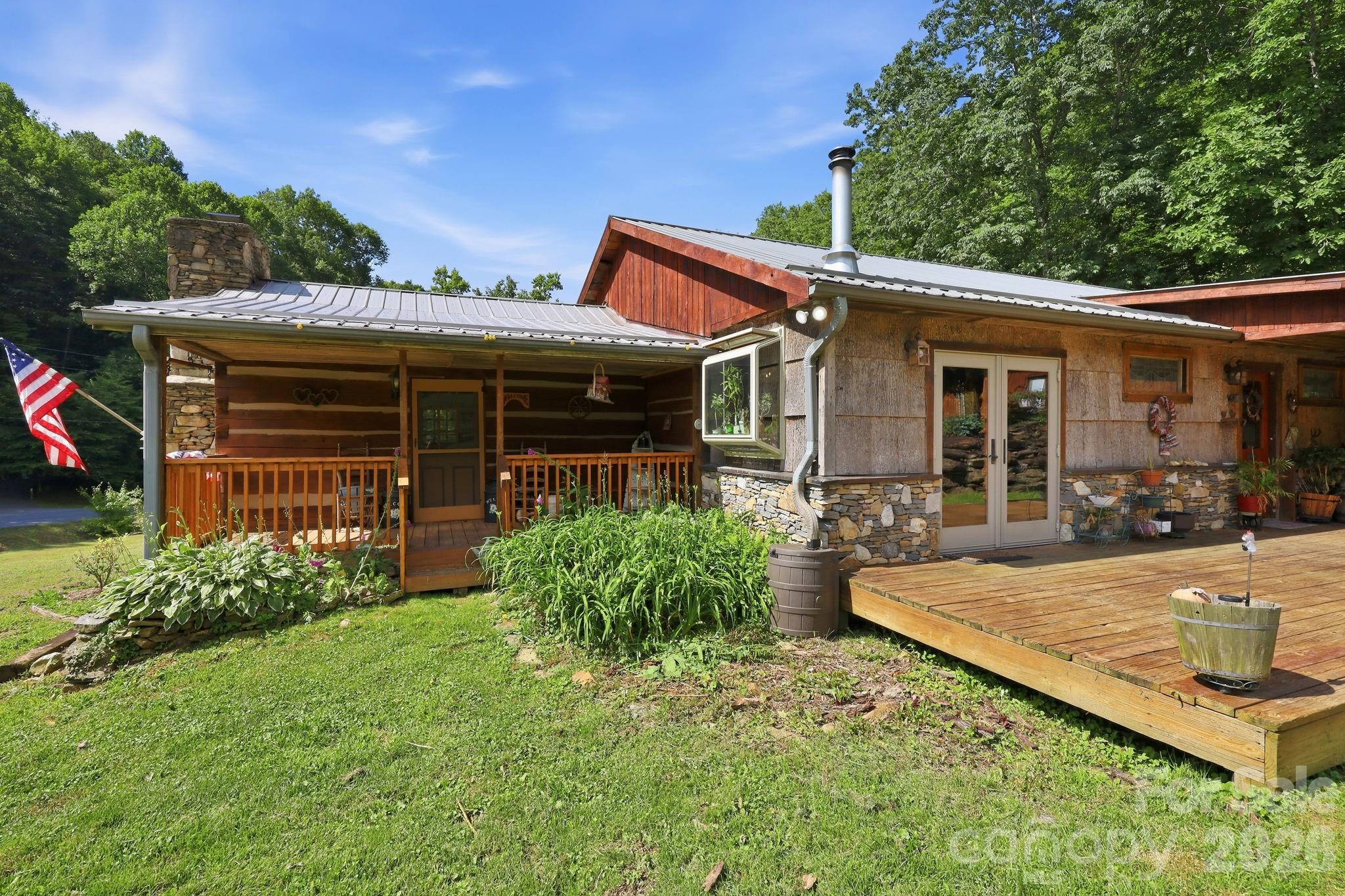 1005 Smith Creek Road — Mars Hill
