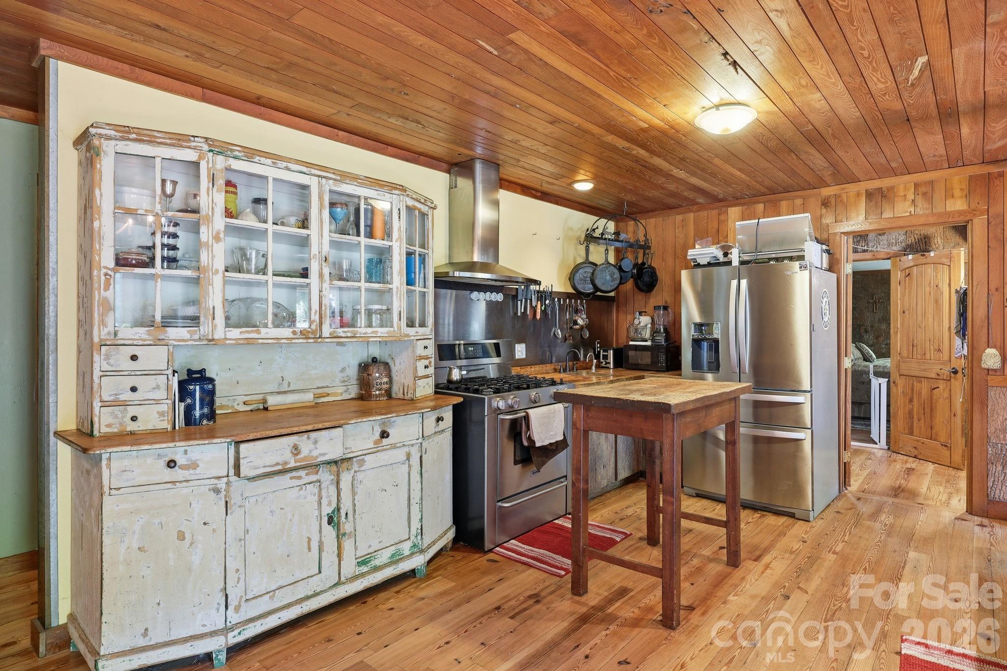 1005 Smith Creek Road — Mars Hill