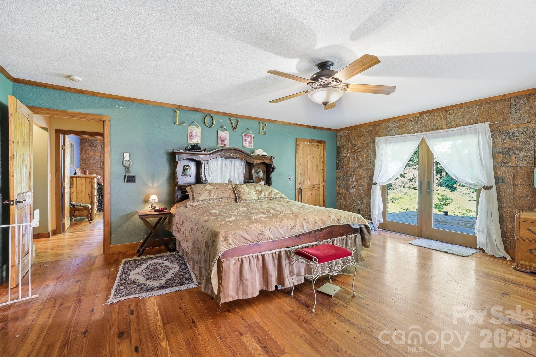 1005 Smith Creek Road — Mars Hill