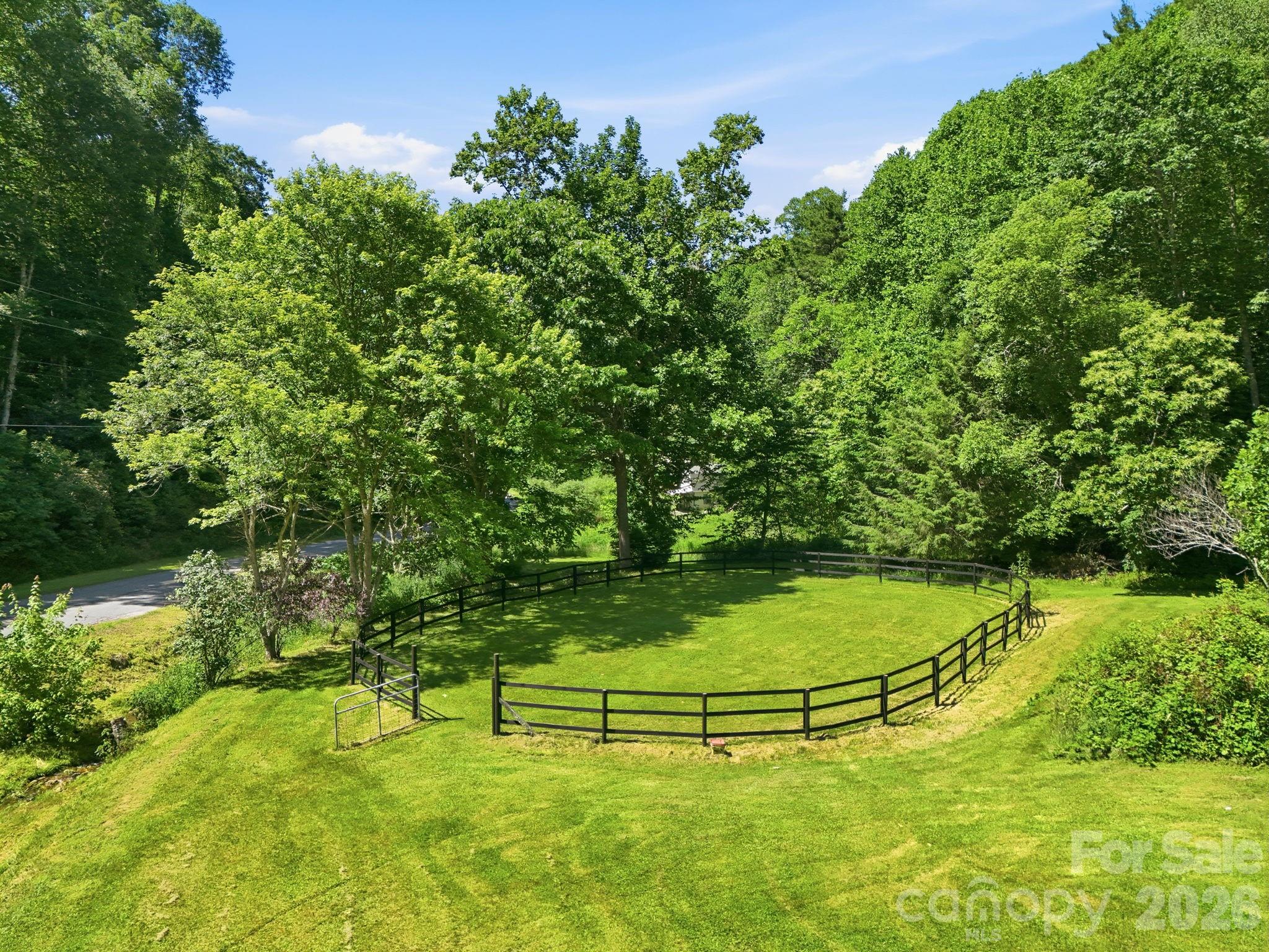 1005 Smith Creek Road — Mars Hill
