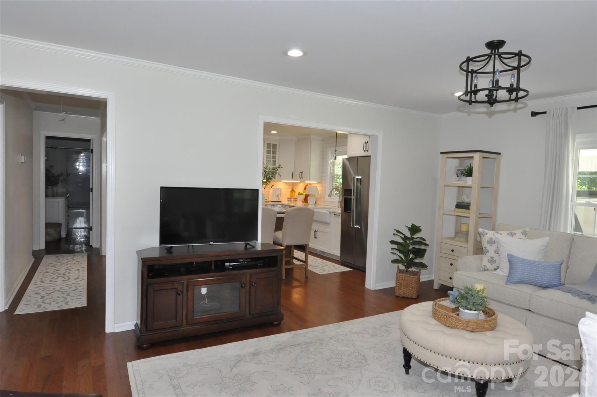 1834 Josie Road — Blackstock