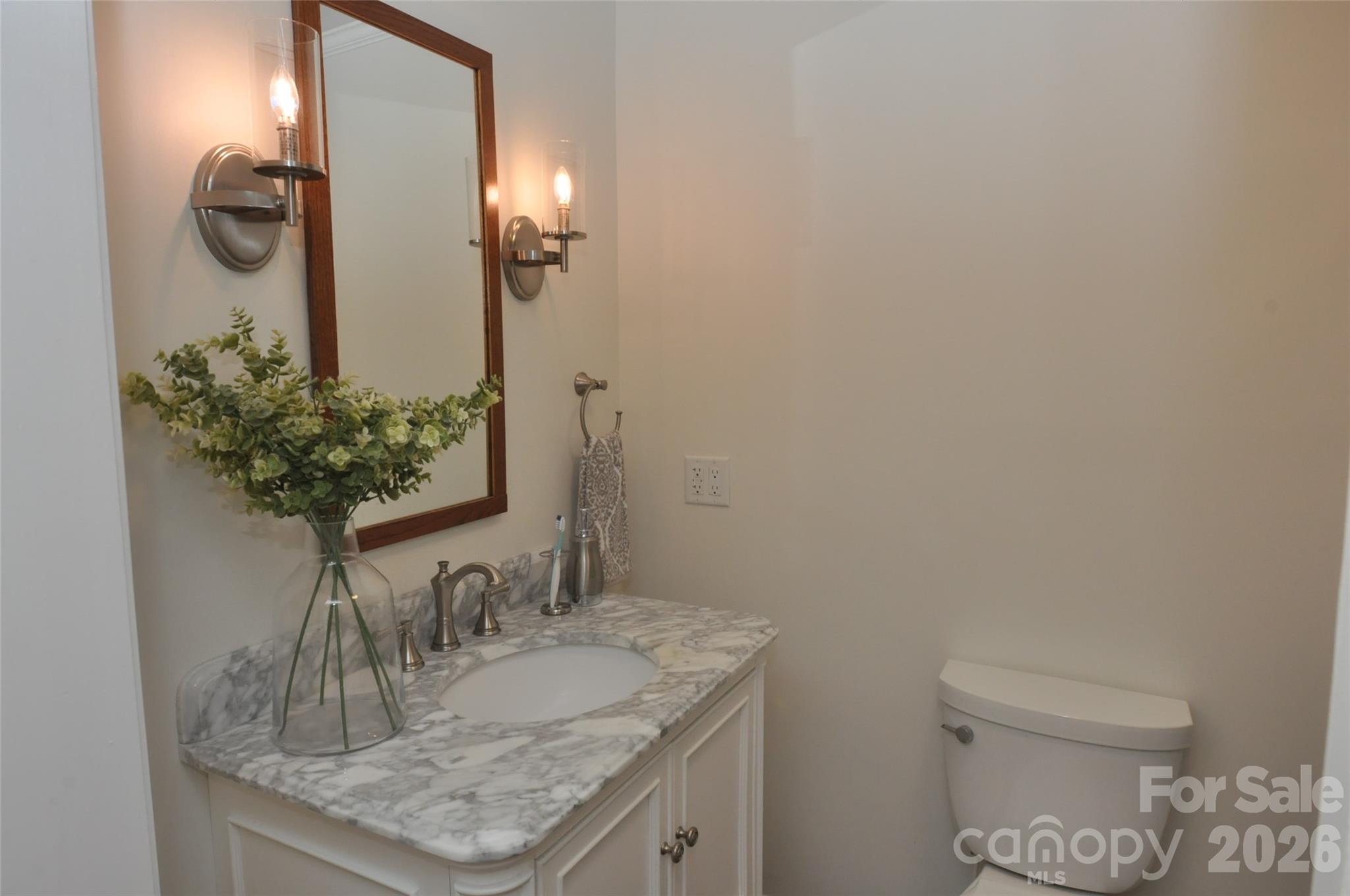 1834 Josie Road — Blackstock