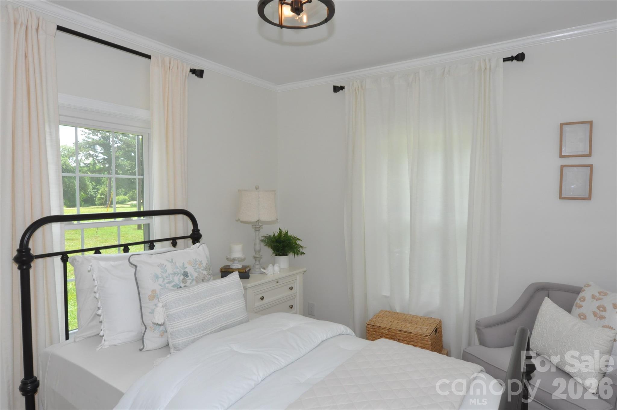 1834 Josie Road — Blackstock