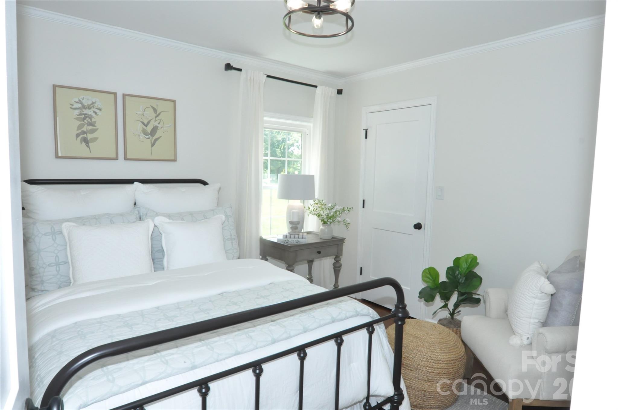 1834 Josie Road — Blackstock