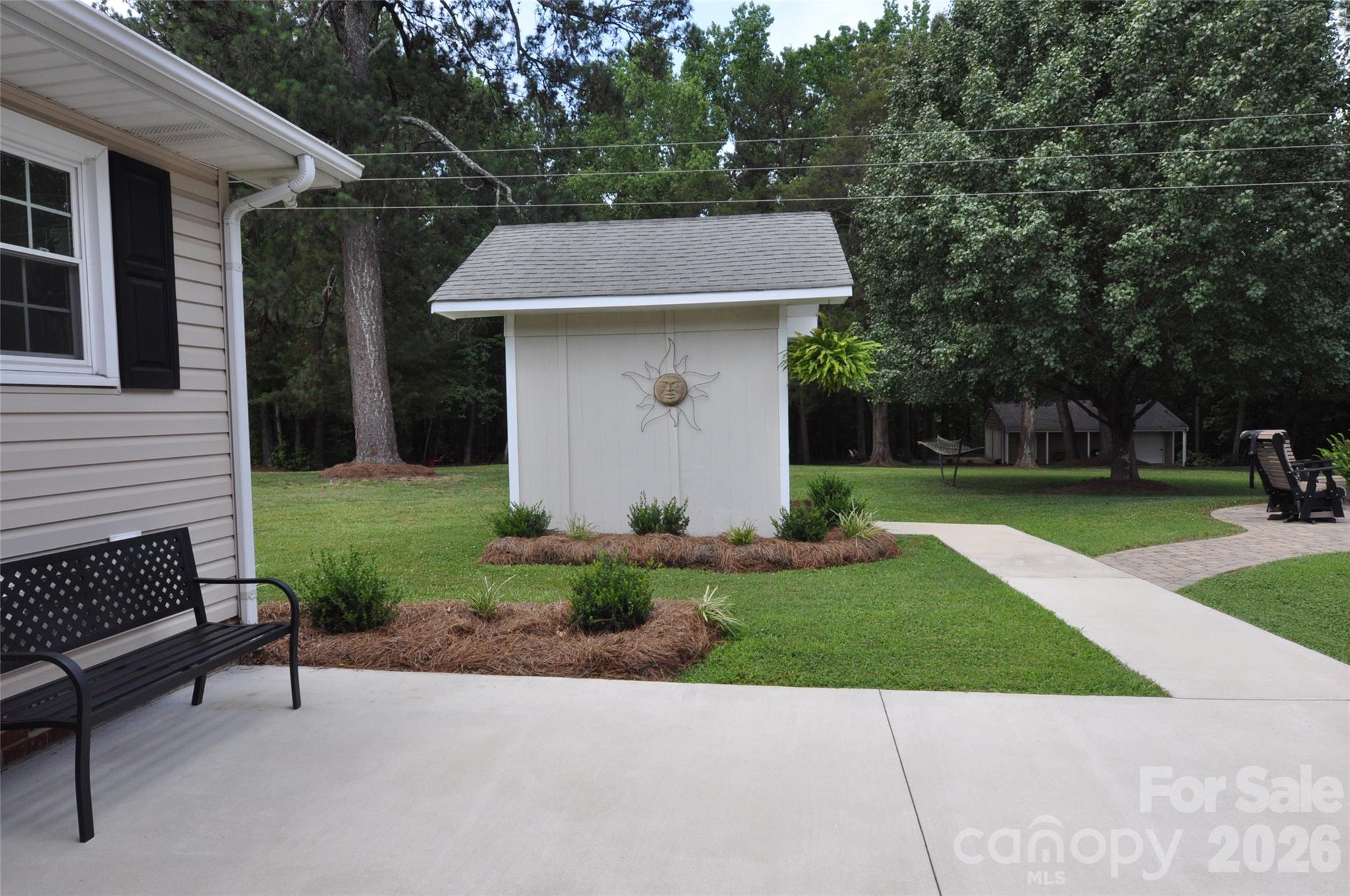 1834 Josie Road — Blackstock