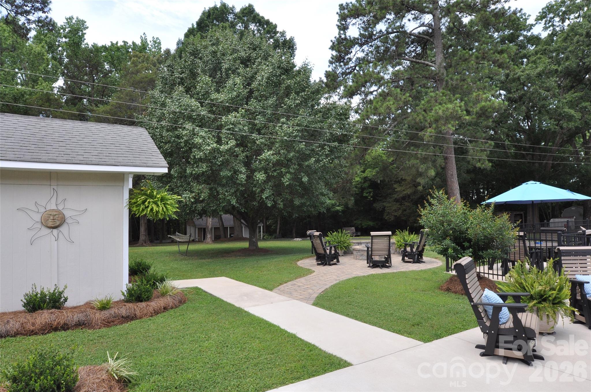 1834 Josie Road — Blackstock