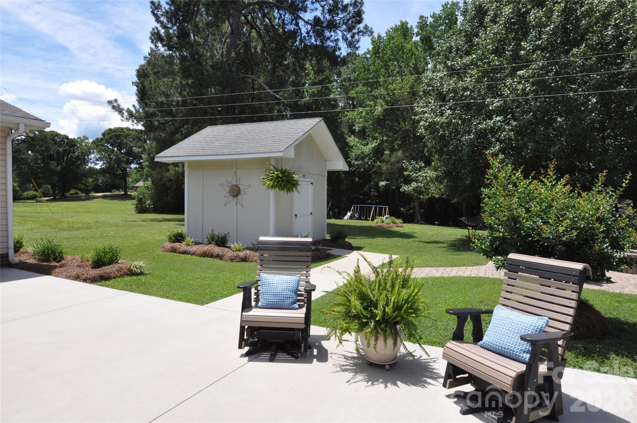 1834 Josie Road — Blackstock