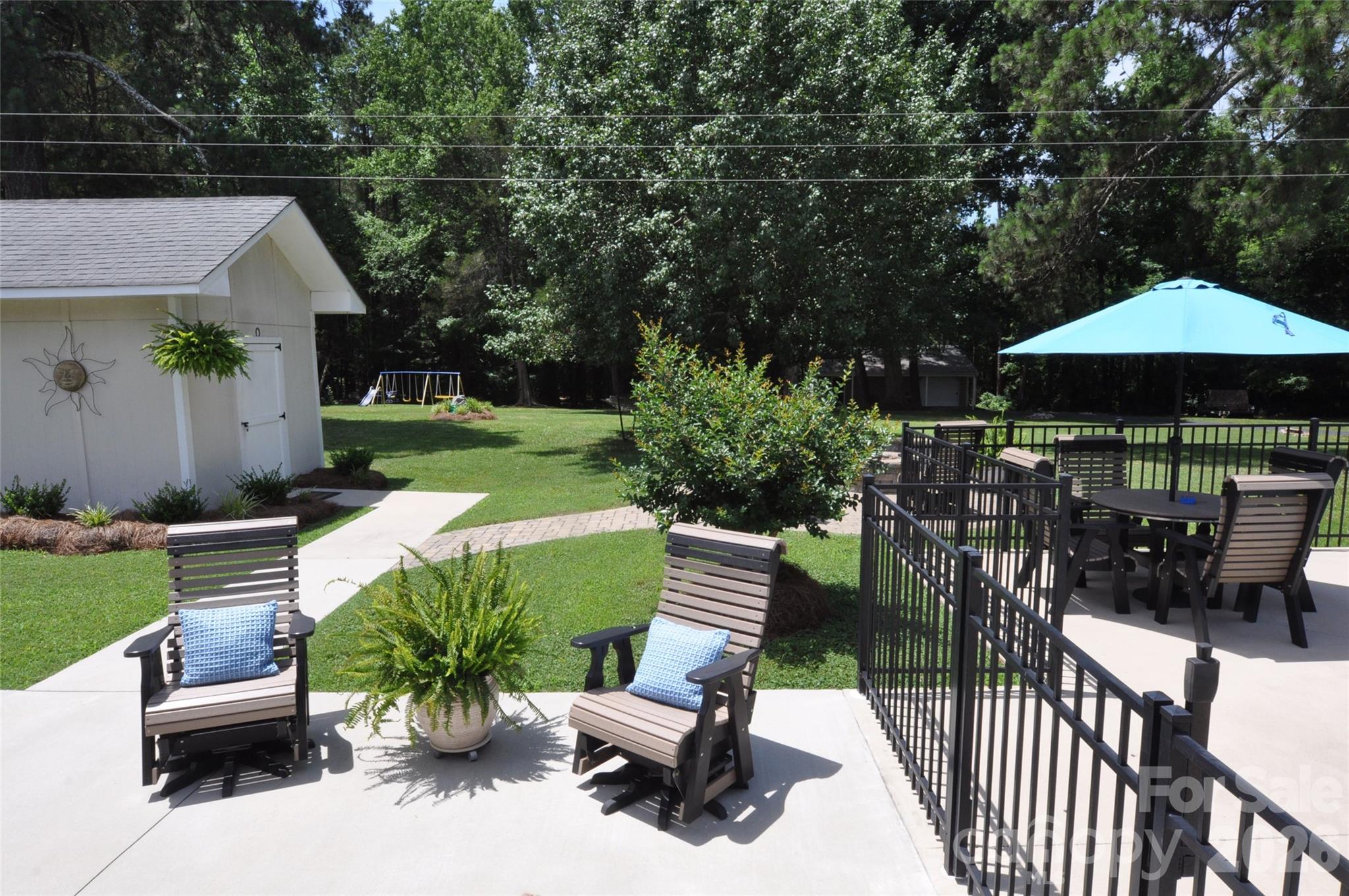 1834 Josie Road — Blackstock