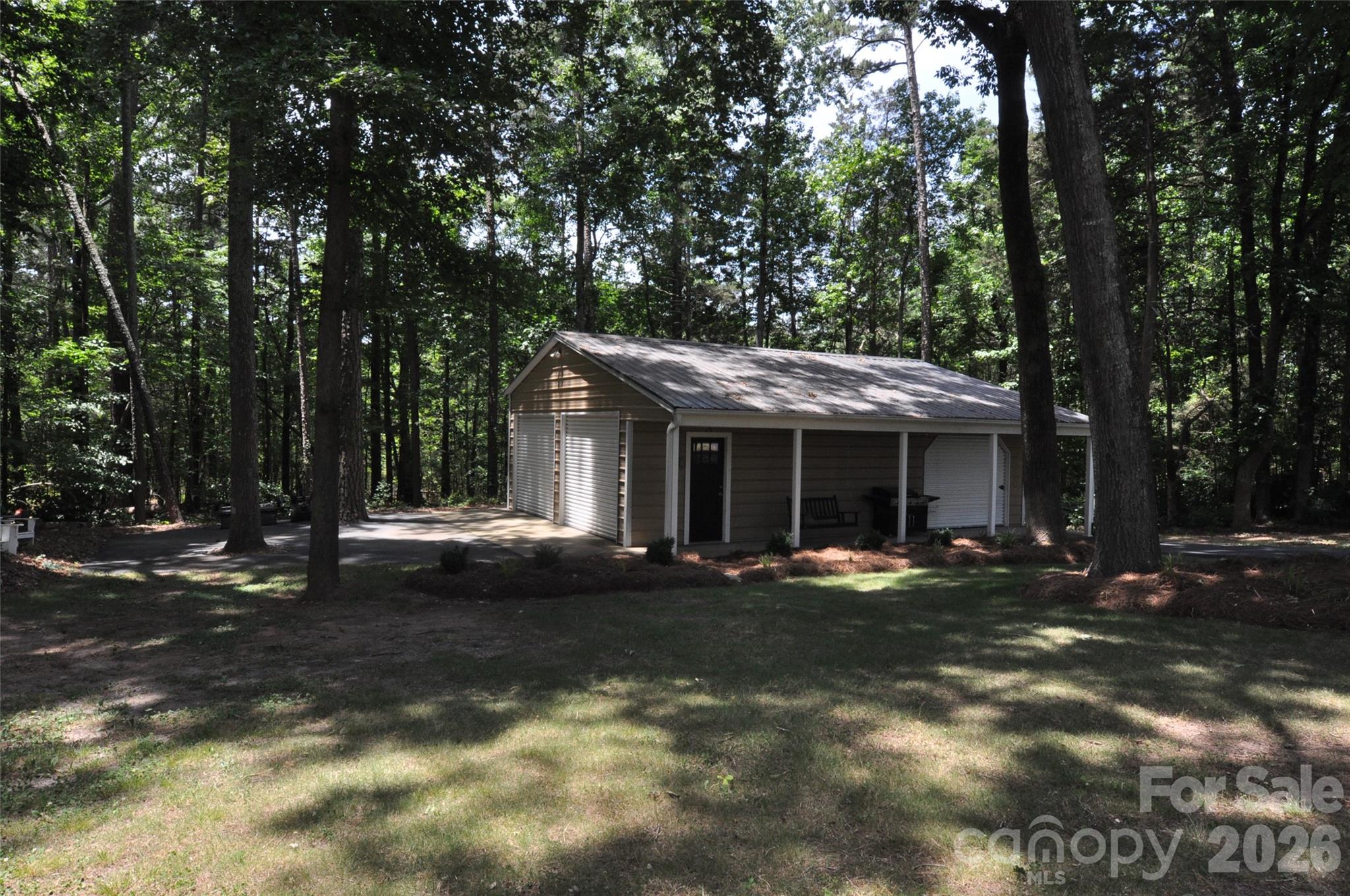 1834 Josie Road — Blackstock