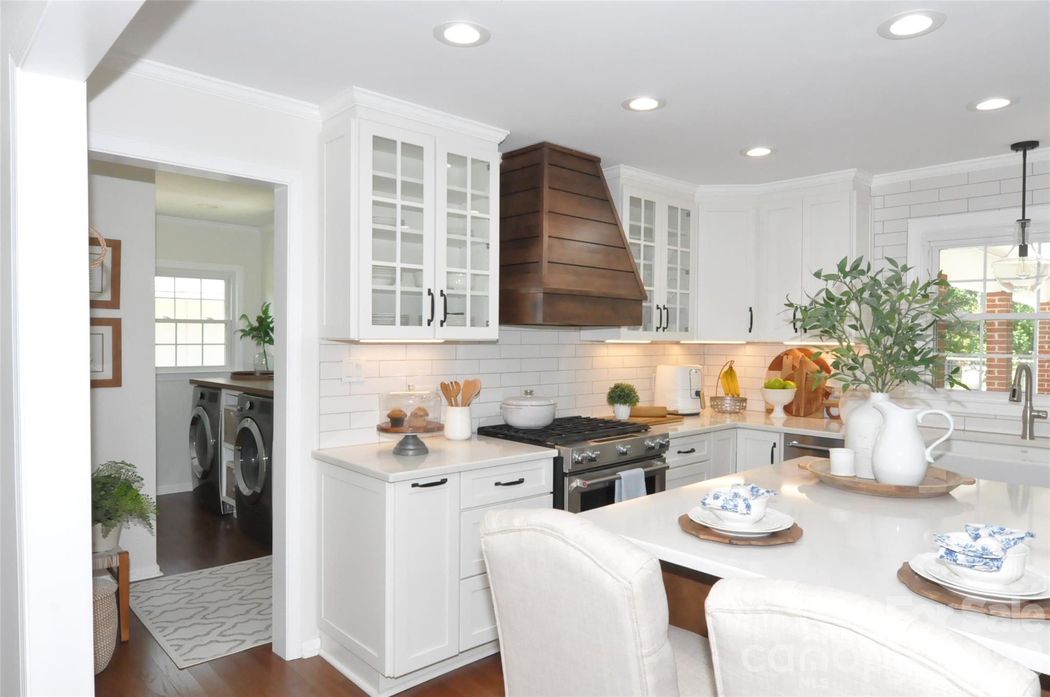1834 Josie Road — Blackstock