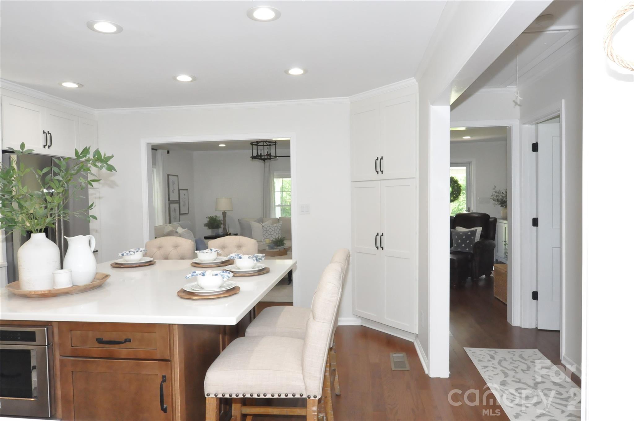 1834 Josie Road — Blackstock