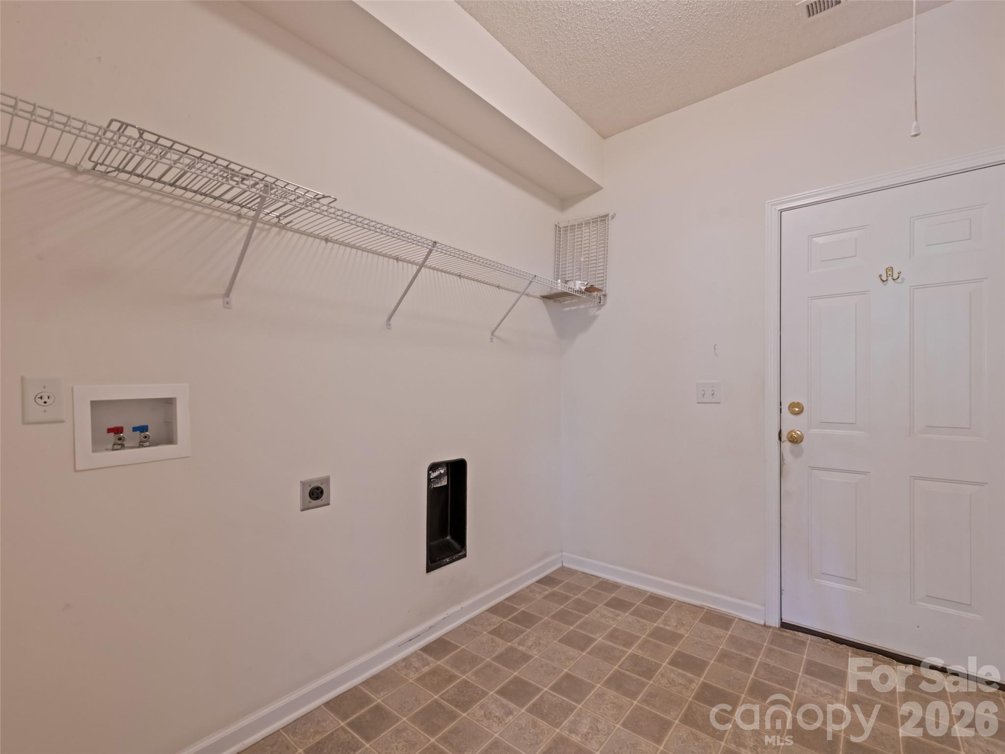 2 Thornwood Court — Arden