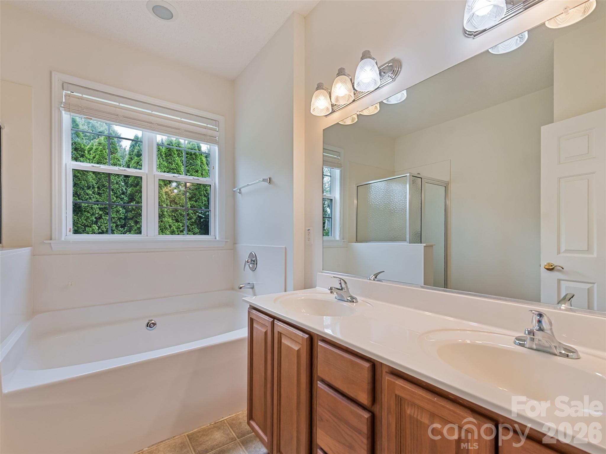 2 Thornwood Court — Arden