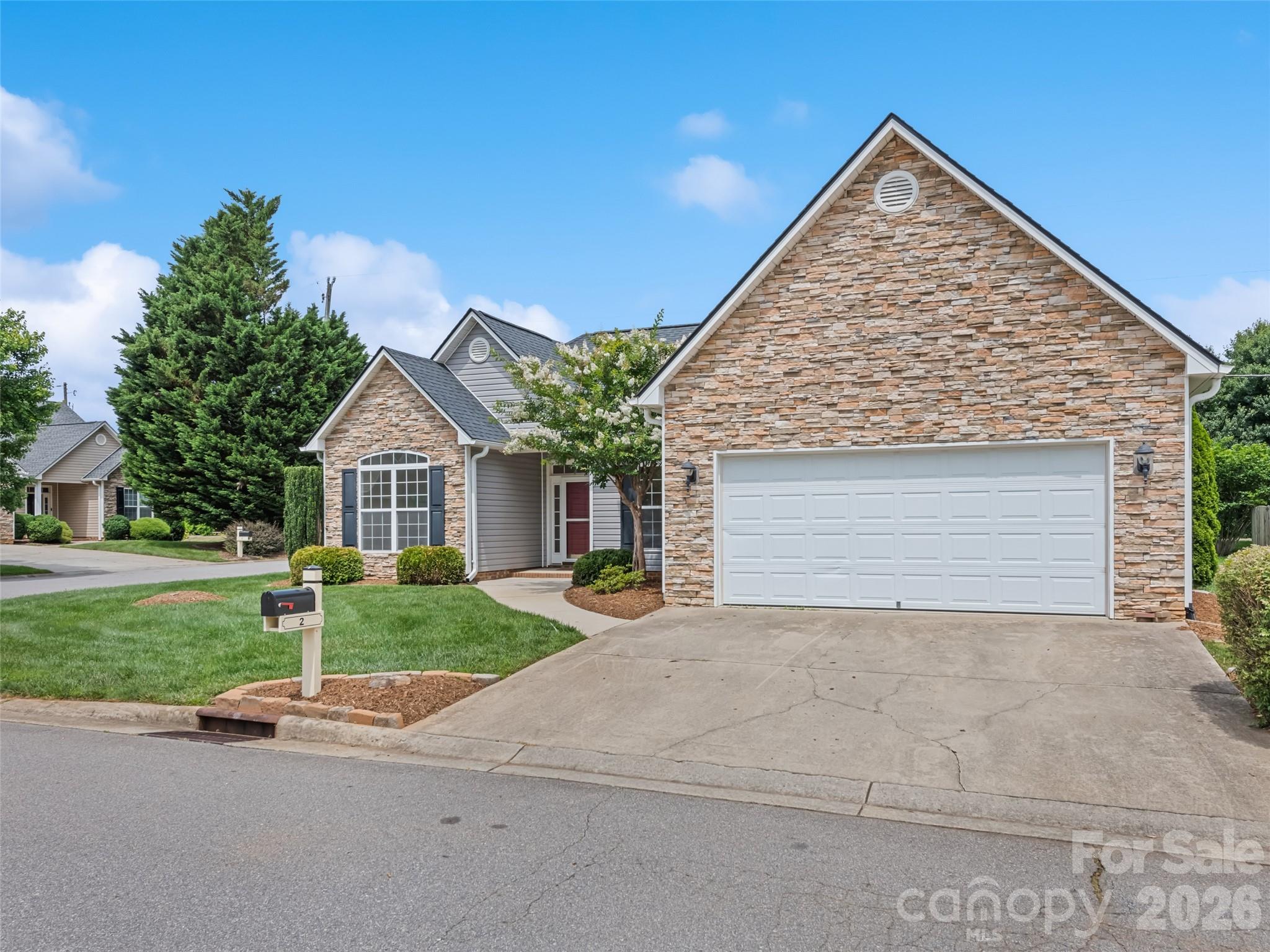 2 Thornwood Court — Arden