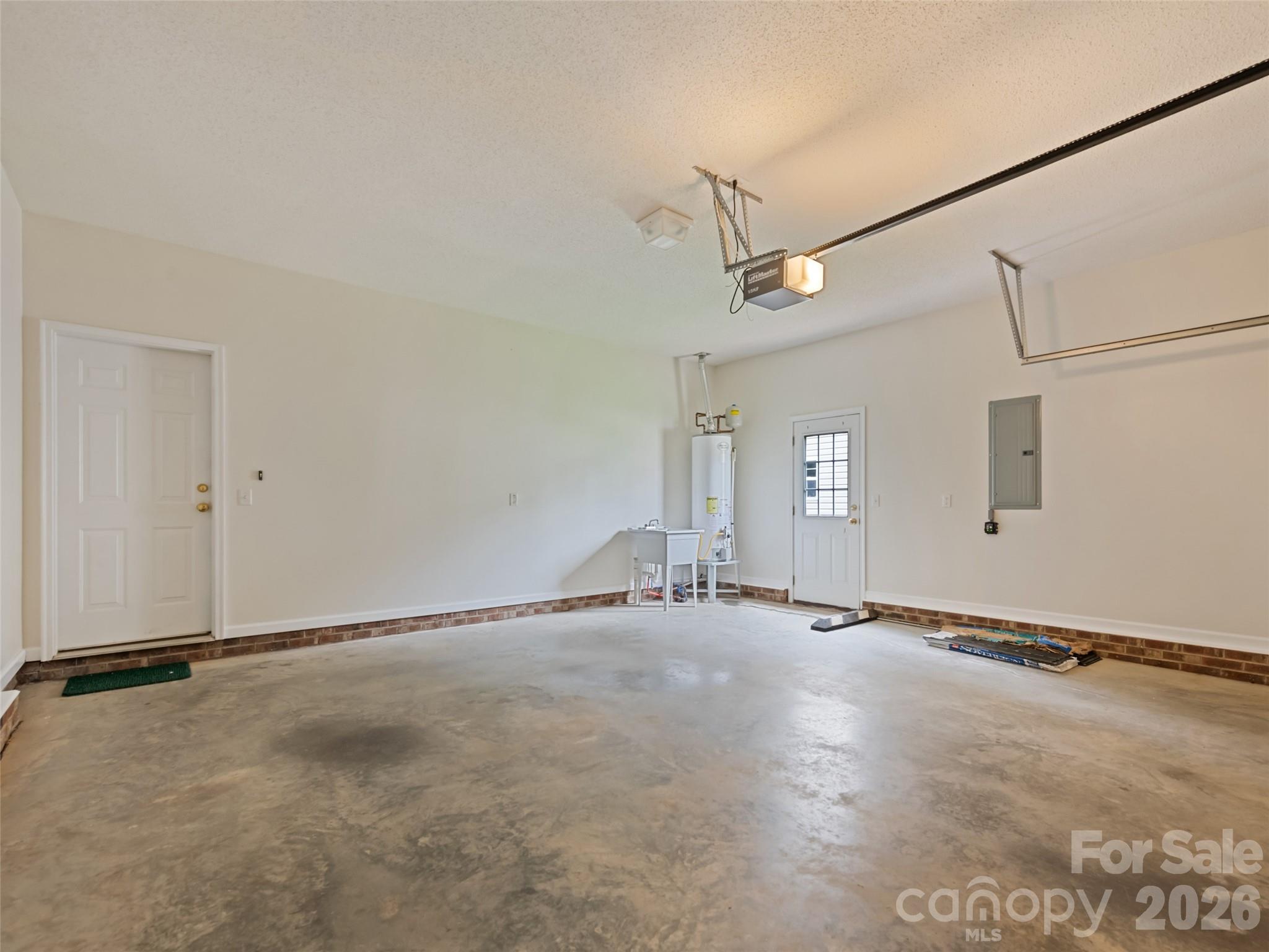 2 Thornwood Court — Arden