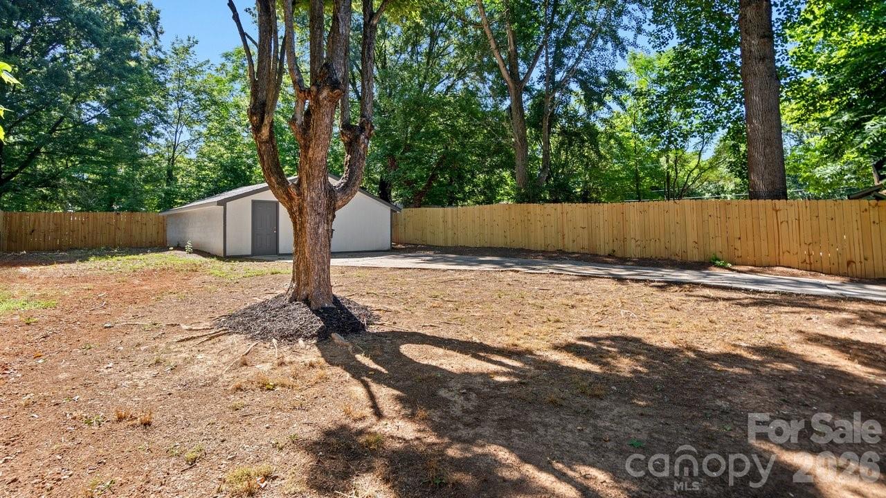 1215 Wilson W Lee Boulevard — Statesville