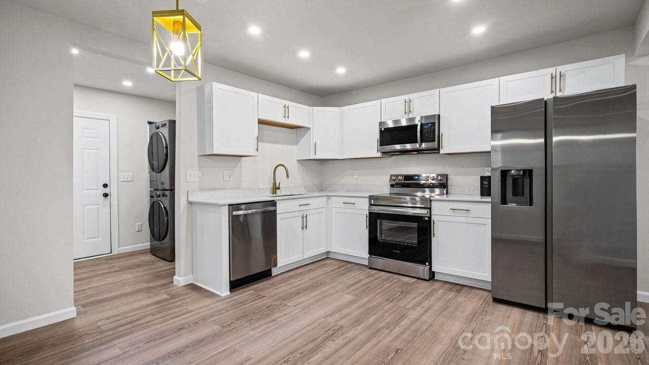 1215 Wilson W Lee Boulevard — Statesville