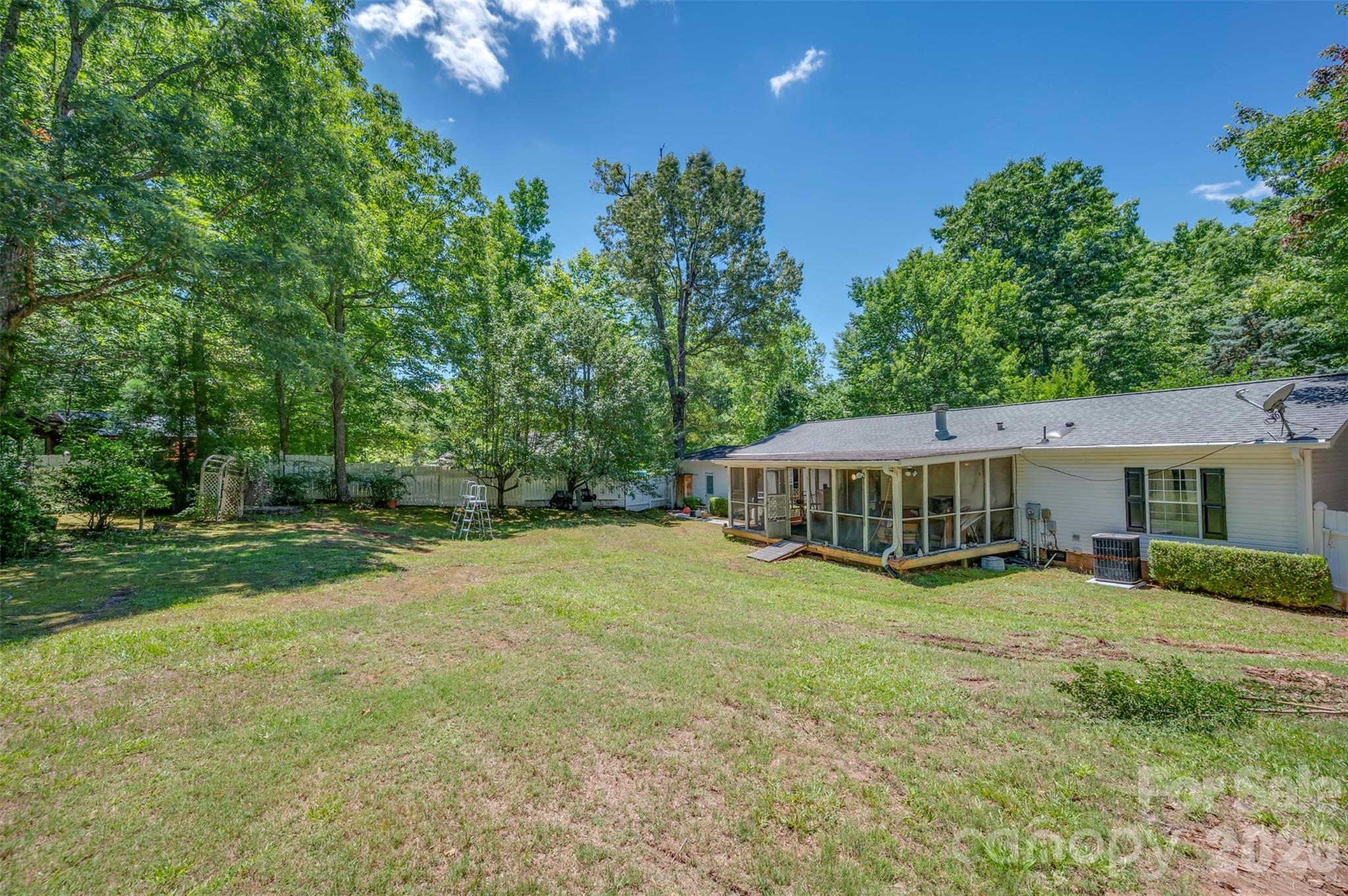 98 Lanning Drive — Columbus