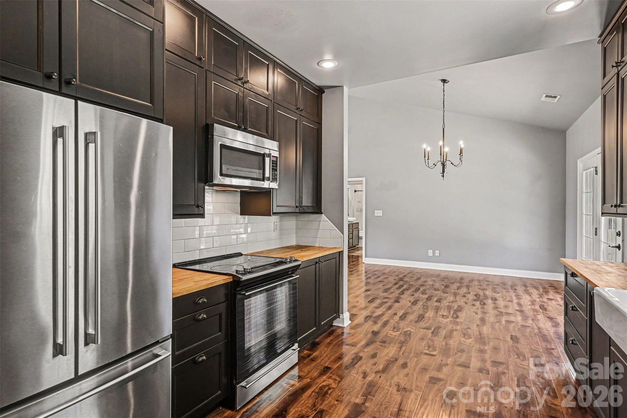 510 Grace Church Lane — Belmont