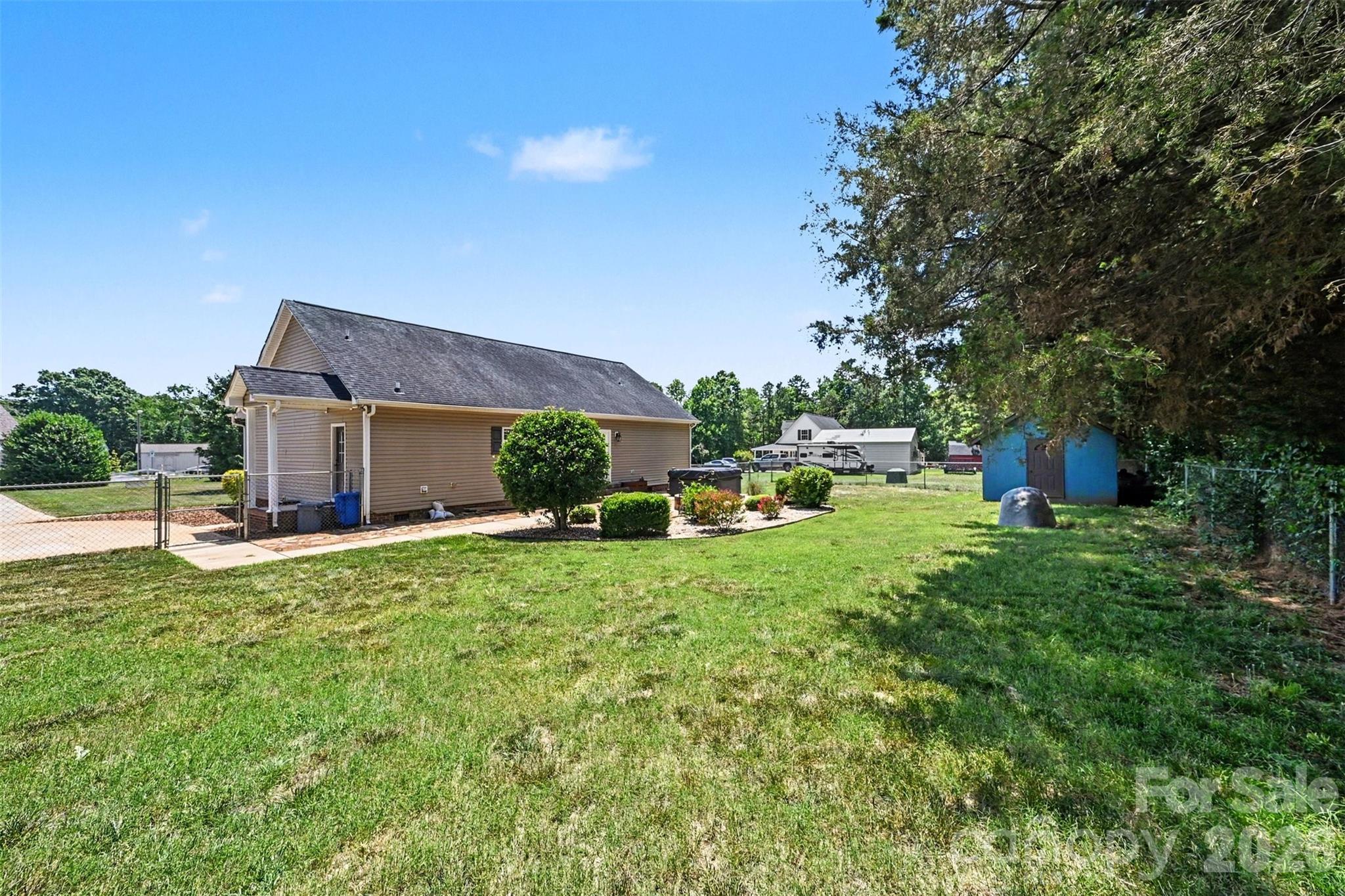 510 Grace Church Lane — Belmont
