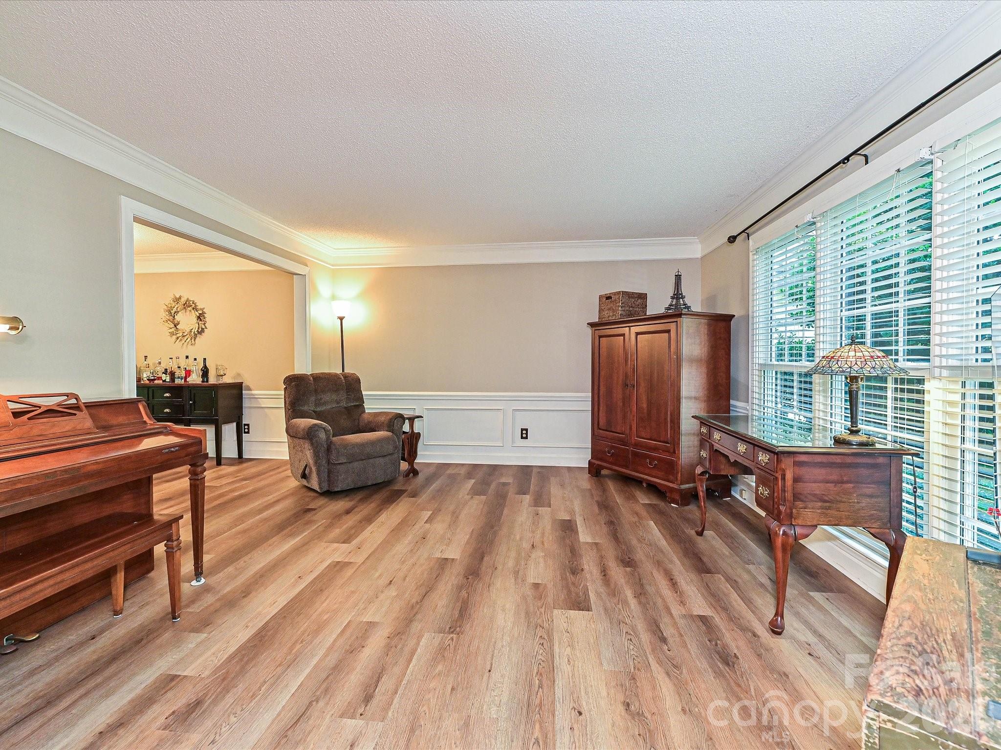 8717 Doe Path Lane — Huntersville
