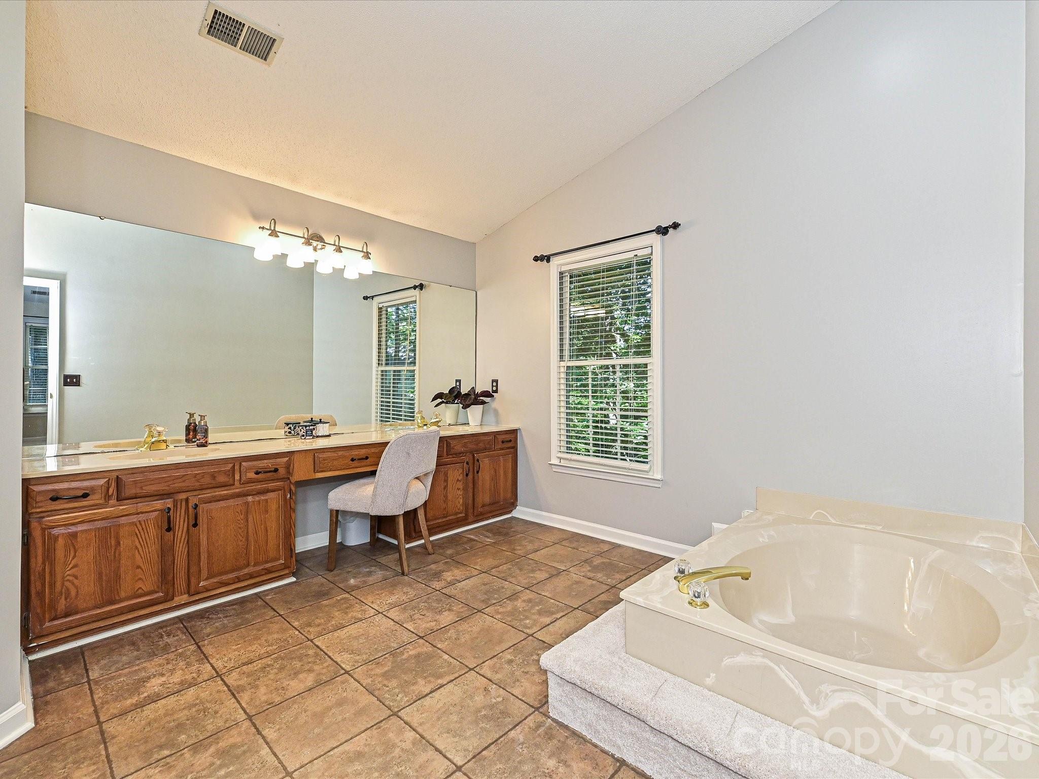 8717 Doe Path Lane — Huntersville