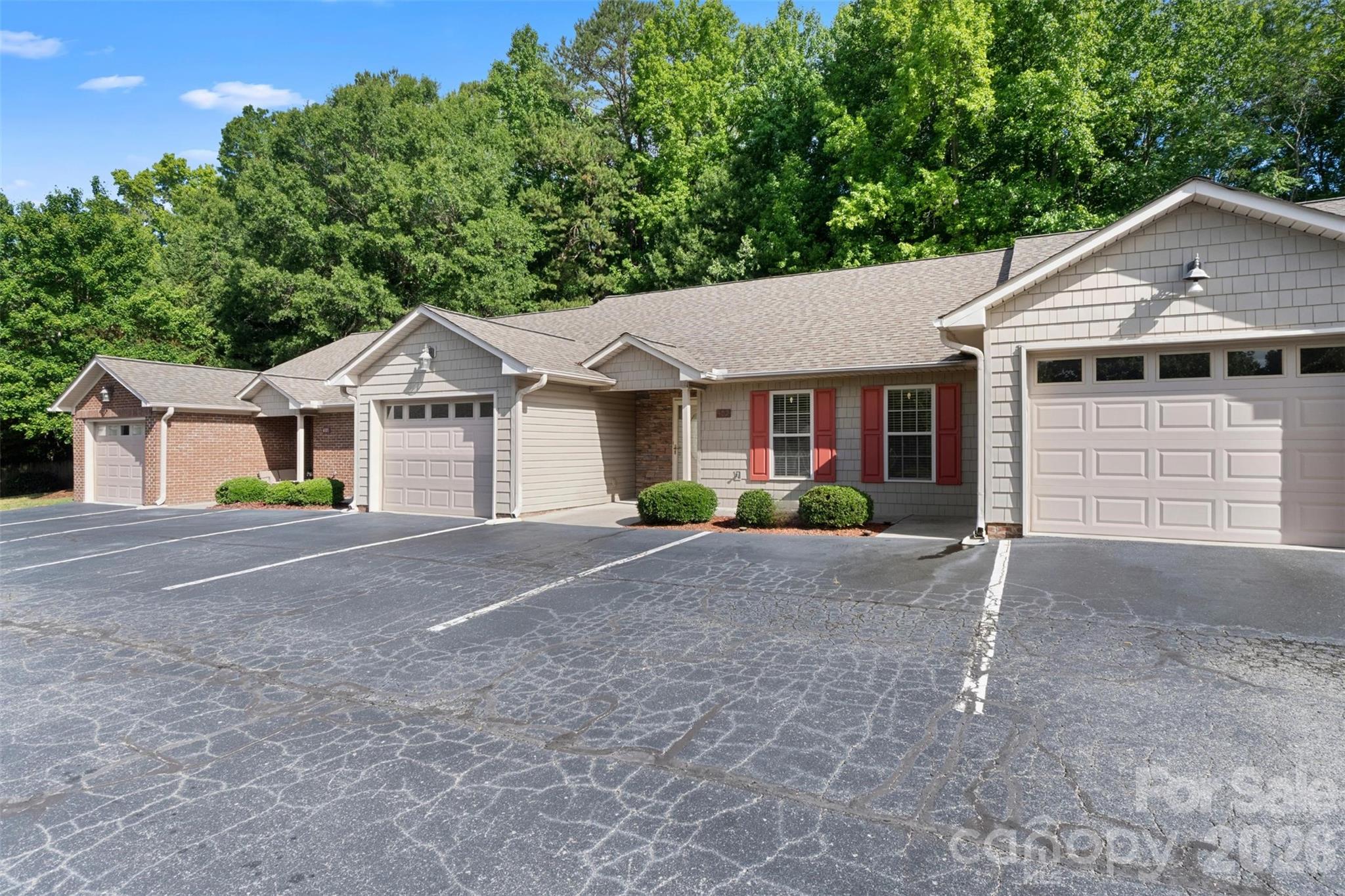 402 Pinefield Place — Thomasville