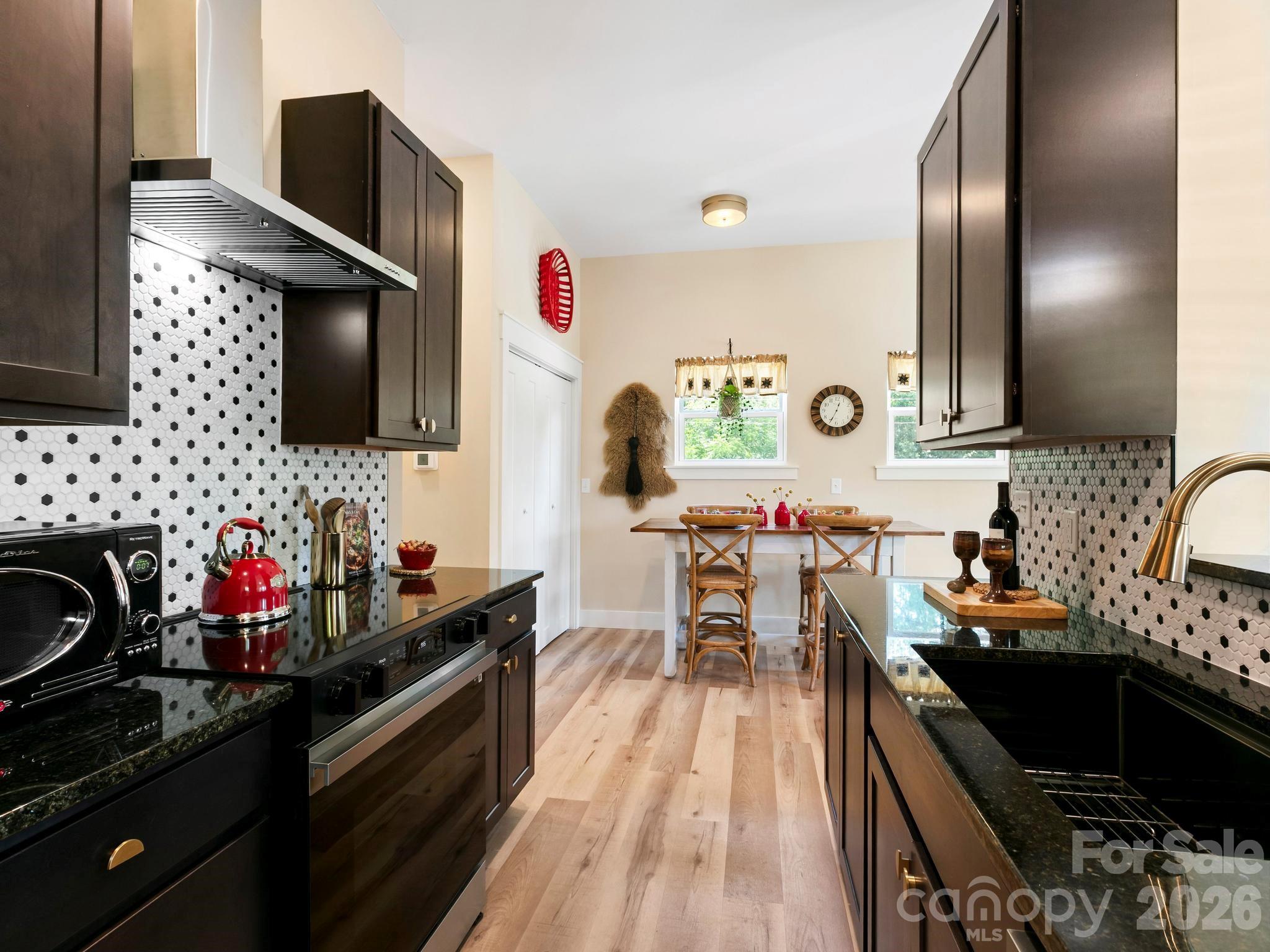 42 Cedar Street — Asheville