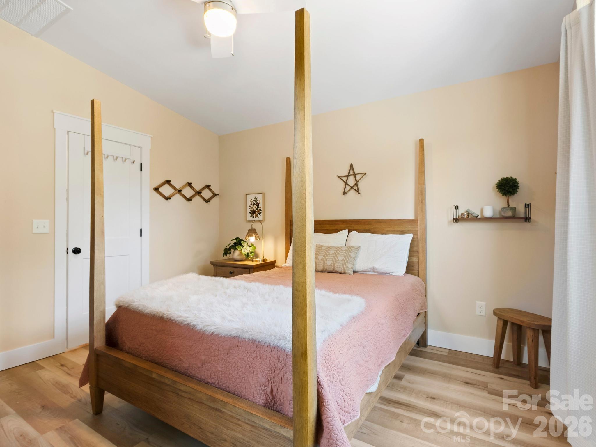 42 Cedar Street — Asheville