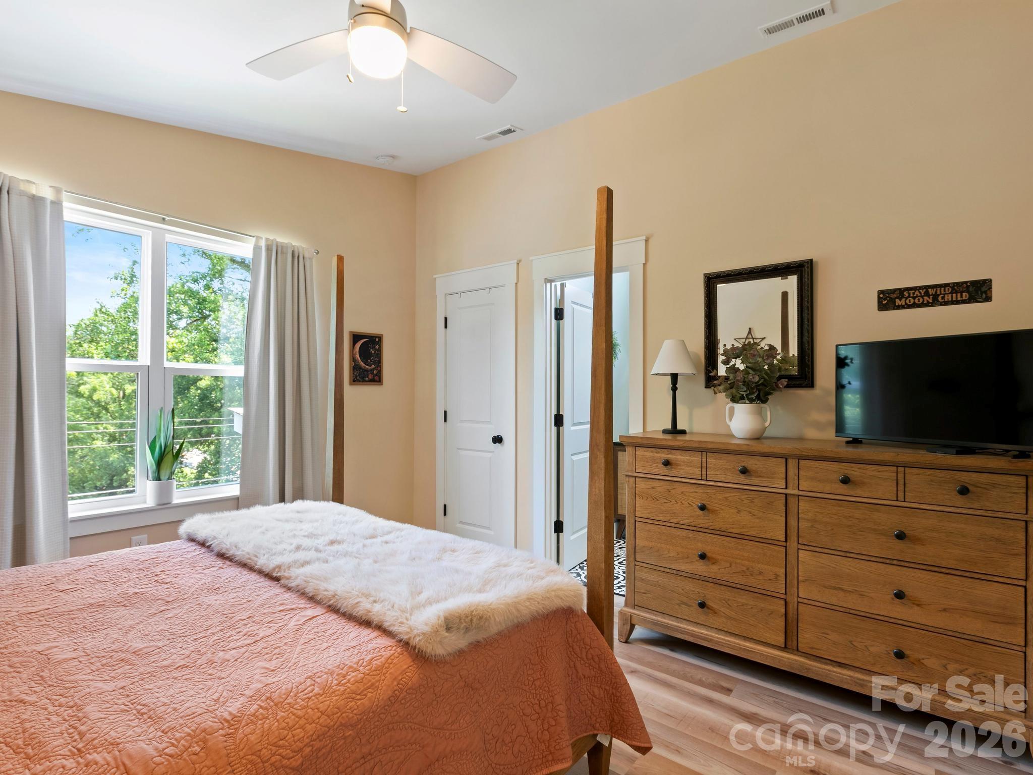 42 Cedar Street — Asheville