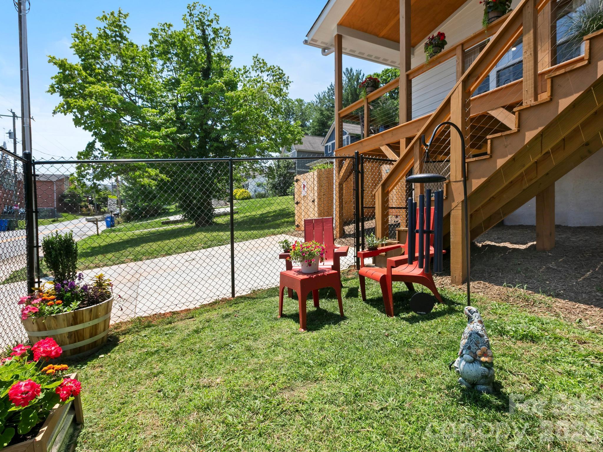 42 Cedar Street — Asheville
