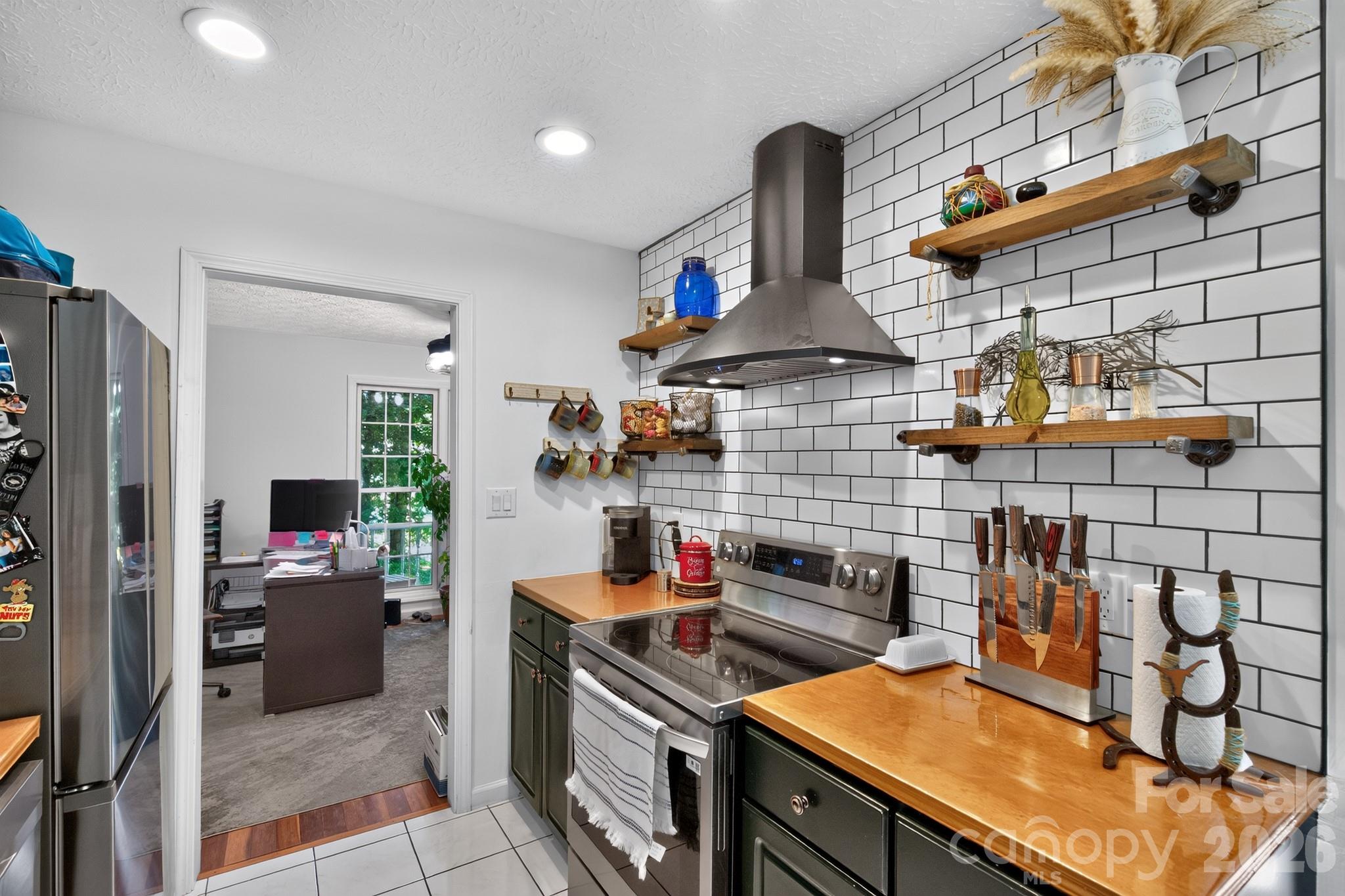 163 Canaan Drive — Candler