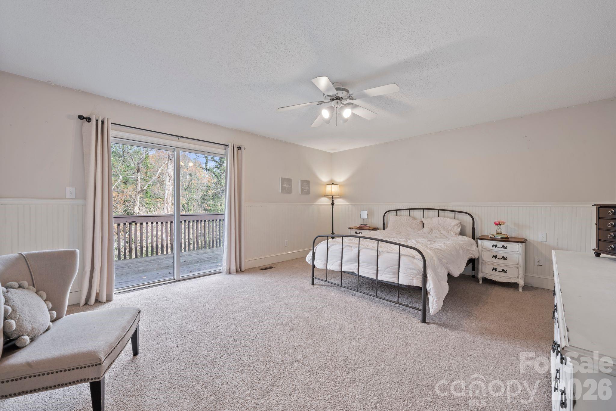 350 21st Avenue Drive NW — Hickory