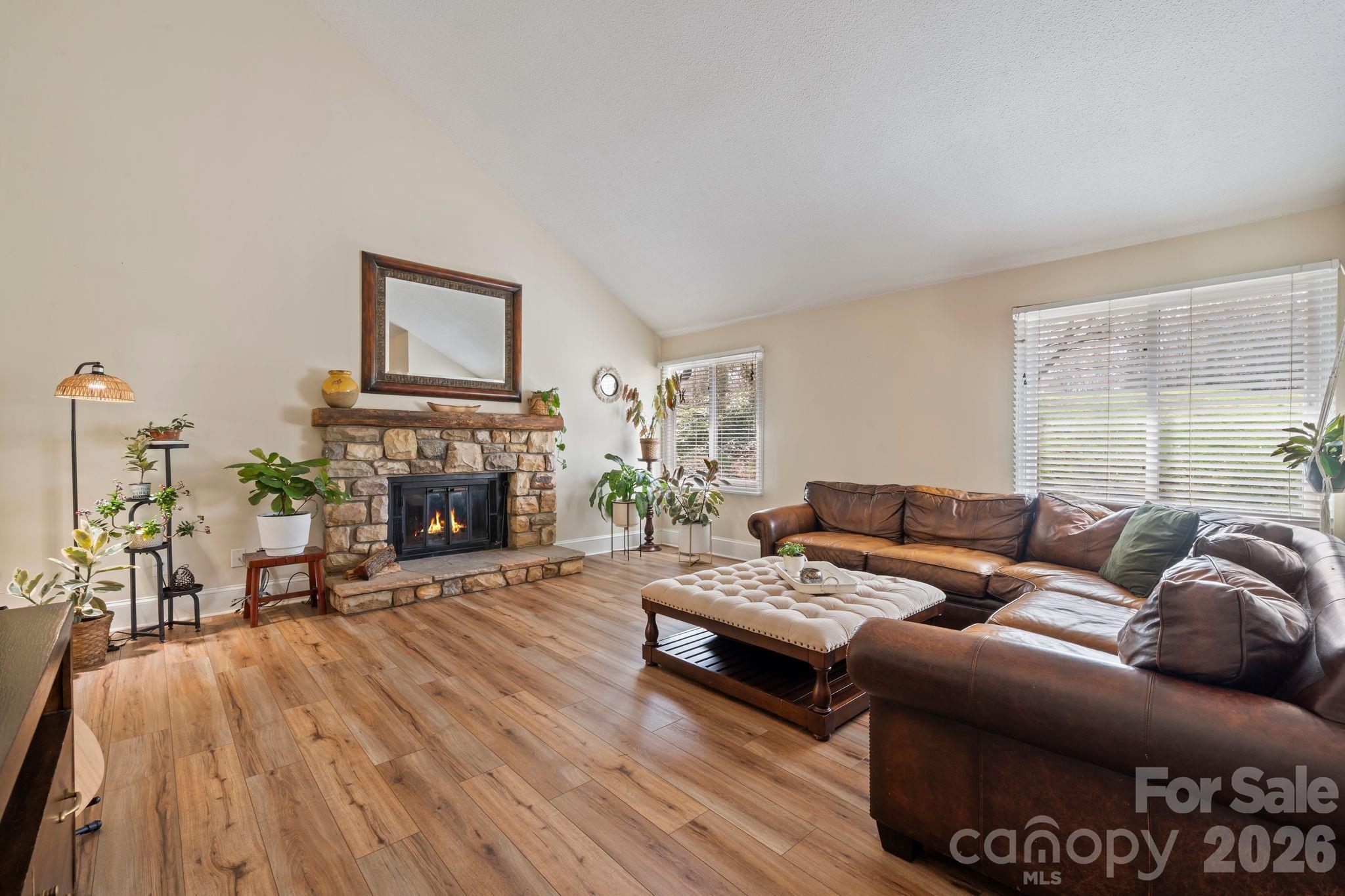 350 21st Avenue Drive NW — Hickory