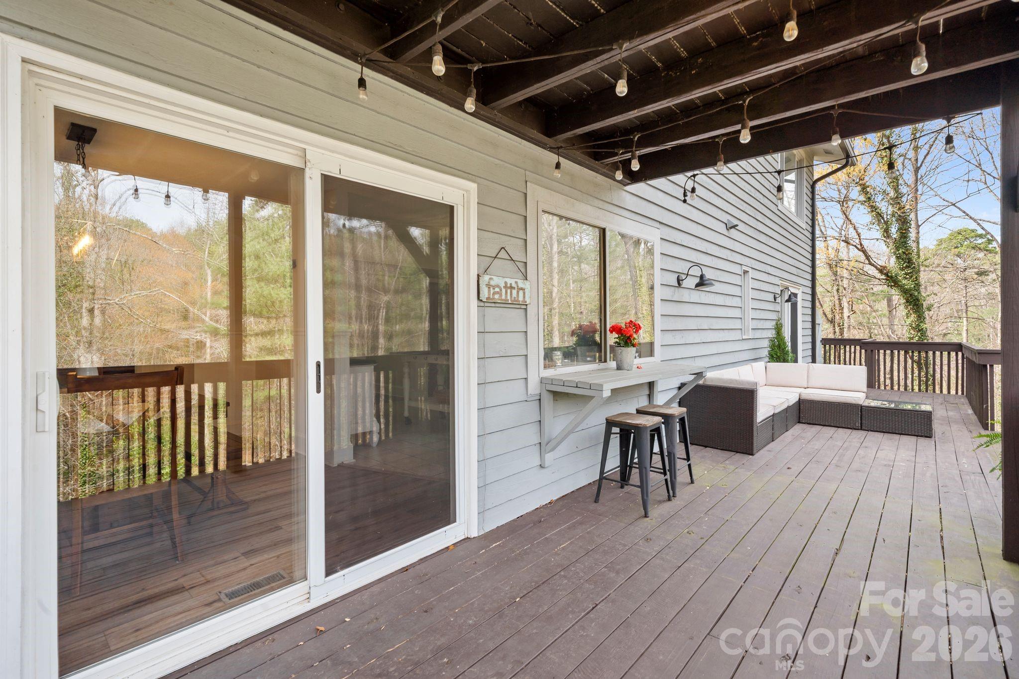 350 21st Avenue Drive NW — Hickory