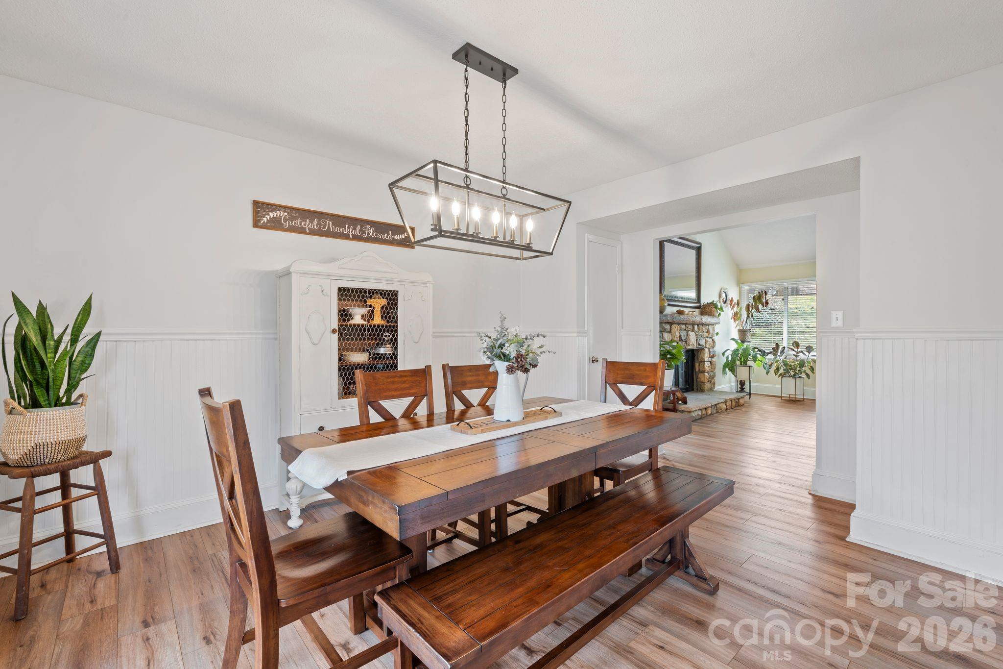 350 21st Avenue Drive NW — Hickory