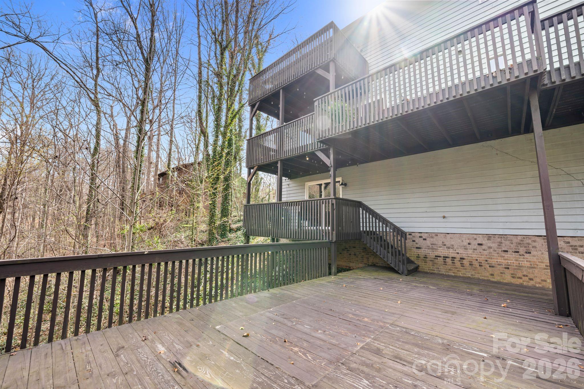 350 21st Avenue Drive NW — Hickory