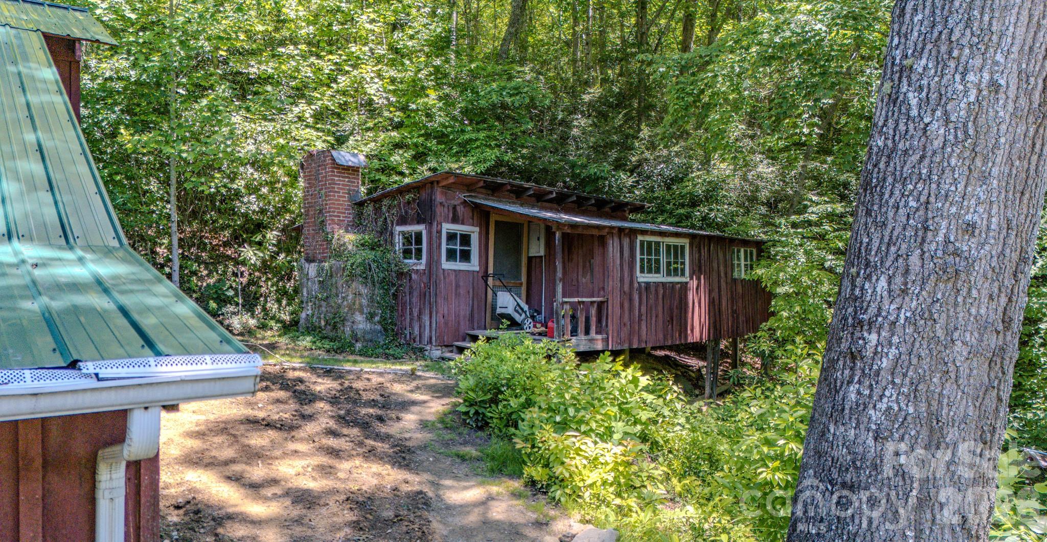 1712 Little Creek Road — Hot Springs