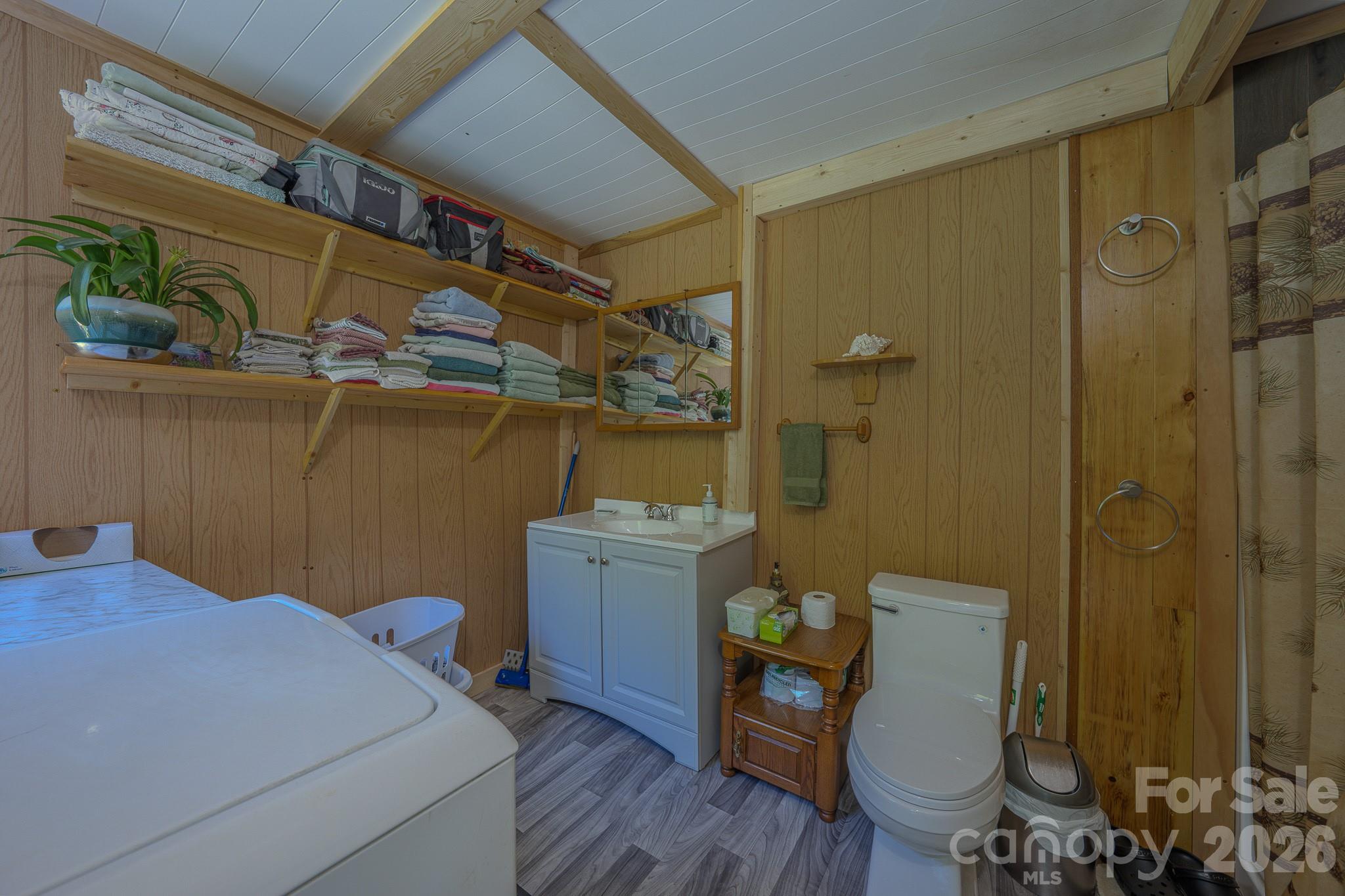 1712 Little Creek Road — Hot Springs