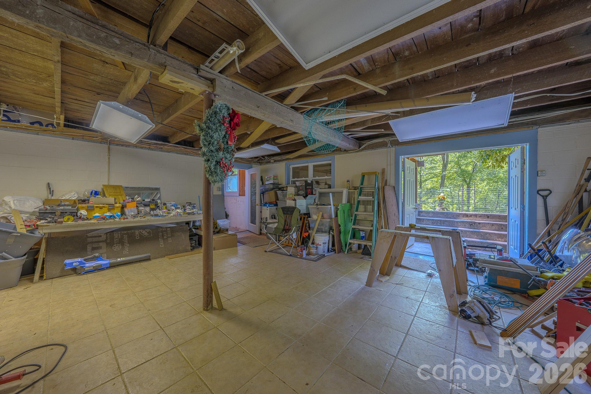 1712 Little Creek Road — Hot Springs