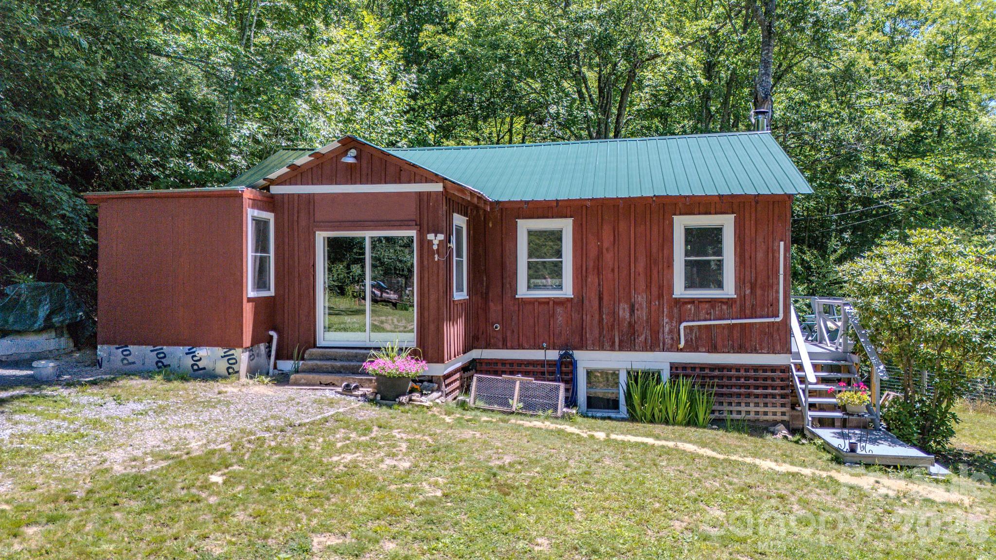 1712 Little Creek Road — Hot Springs