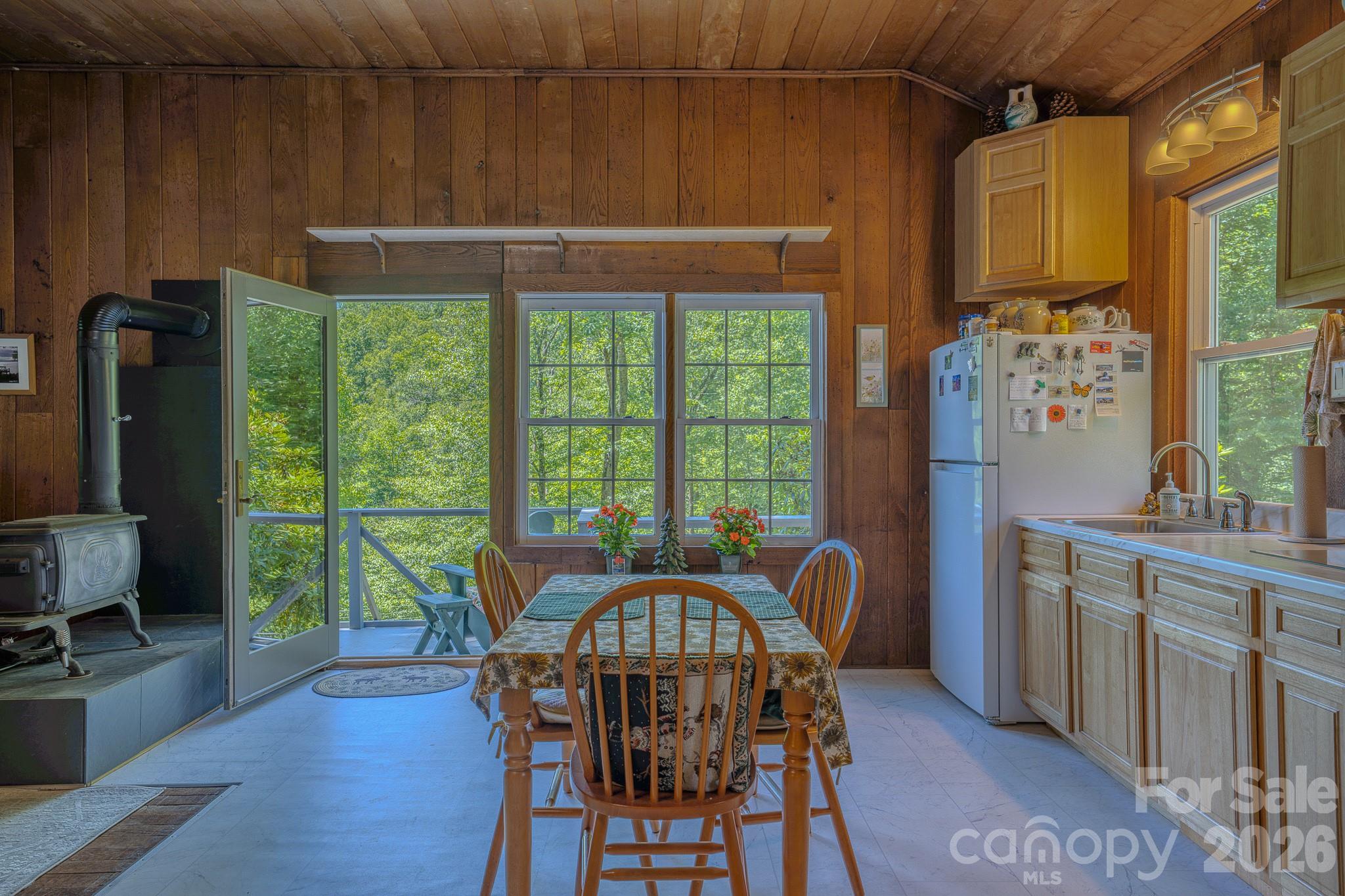 1712 Little Creek Road — Hot Springs