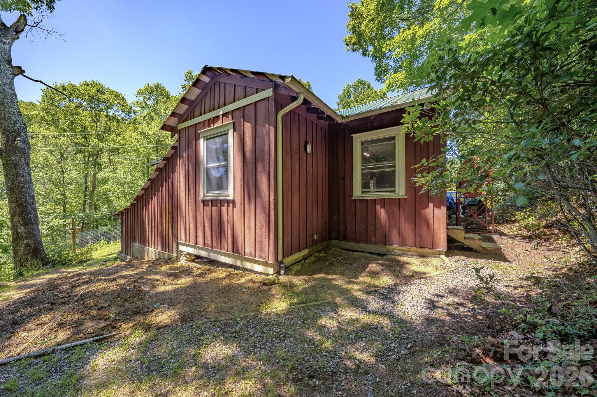 1712 Little Creek Road — Hot Springs