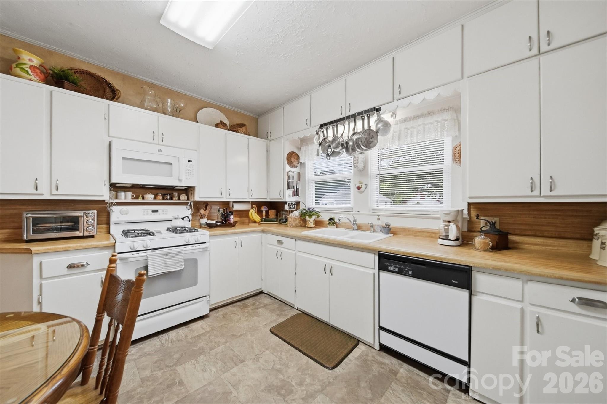 408 Garrou Avenue SE — Valdese