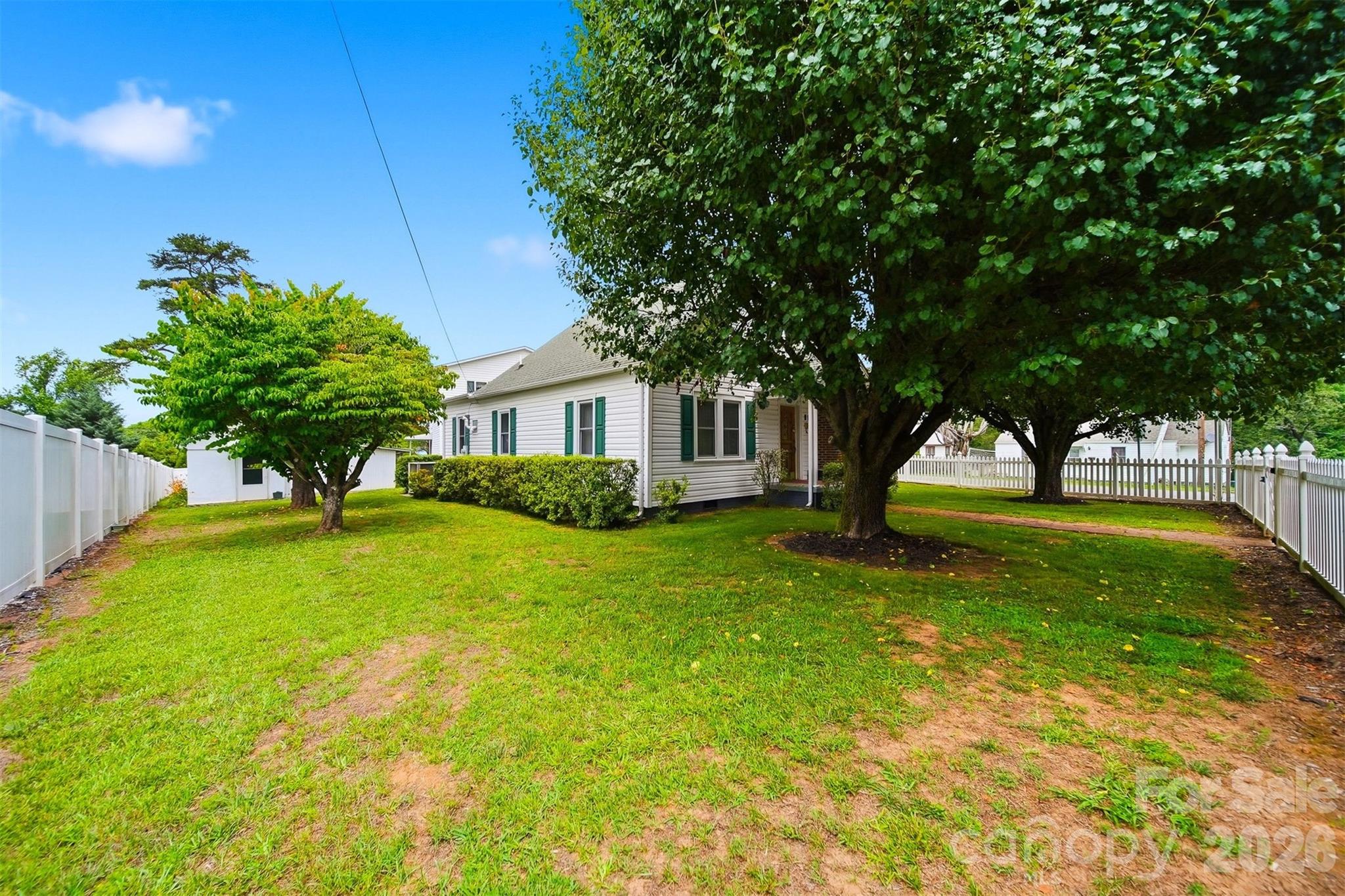 408 Garrou Avenue SE — Valdese