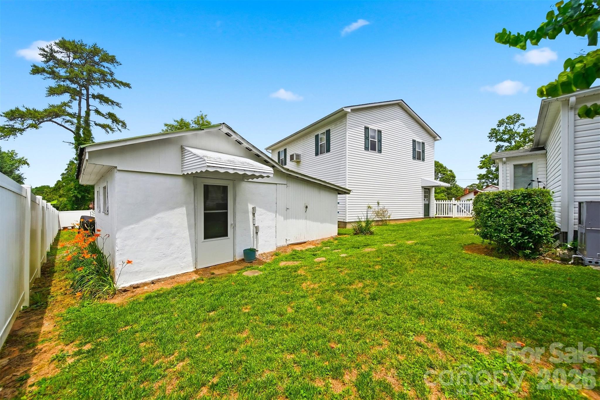 408 Garrou Avenue SE — Valdese