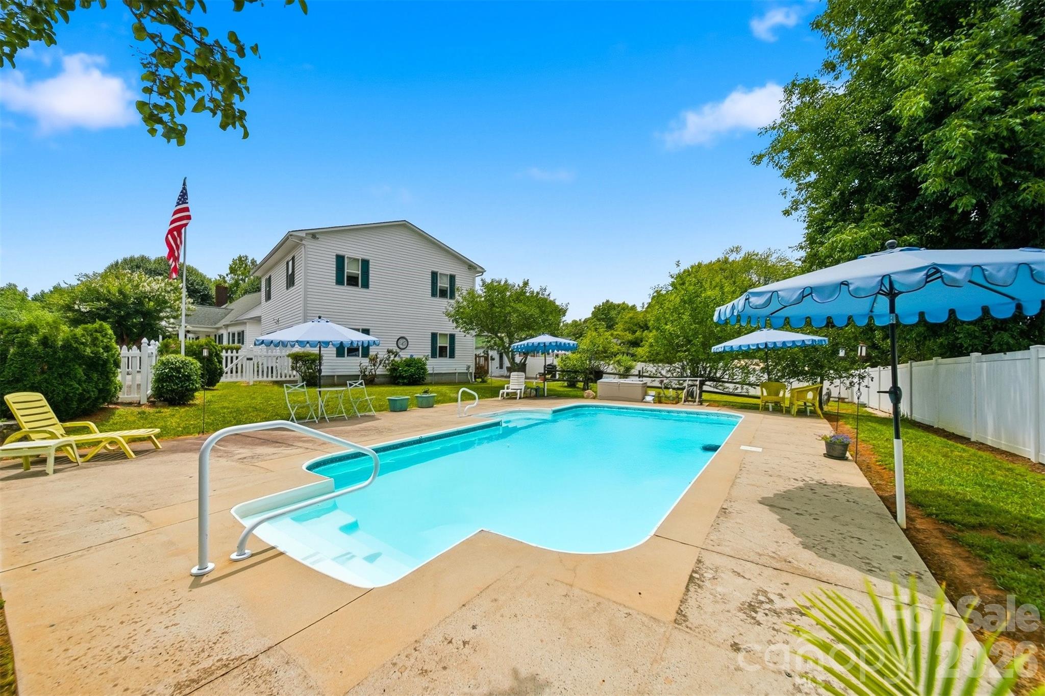 408 Garrou Avenue SE — Valdese