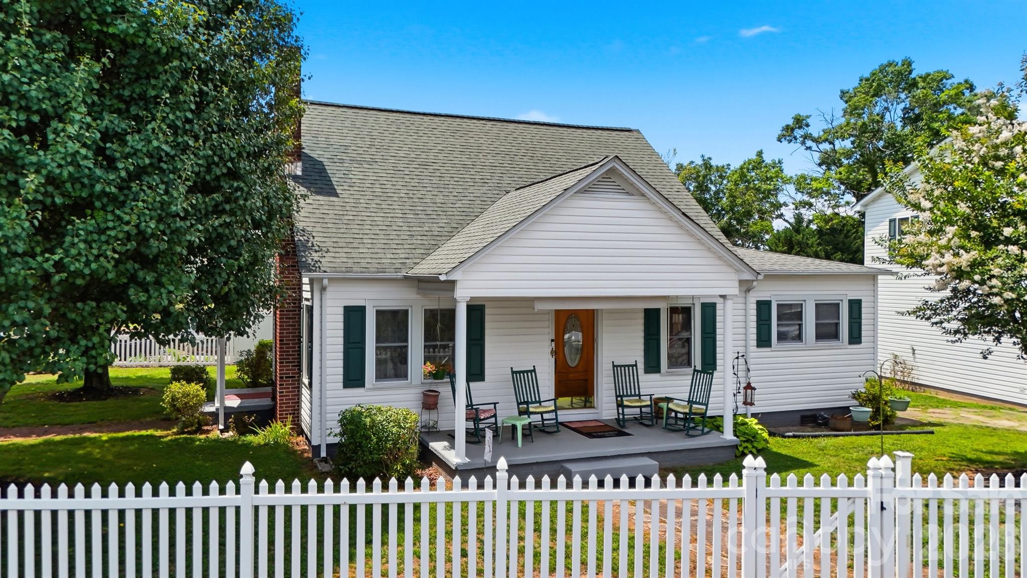 408 Garrou Avenue SE — Valdese