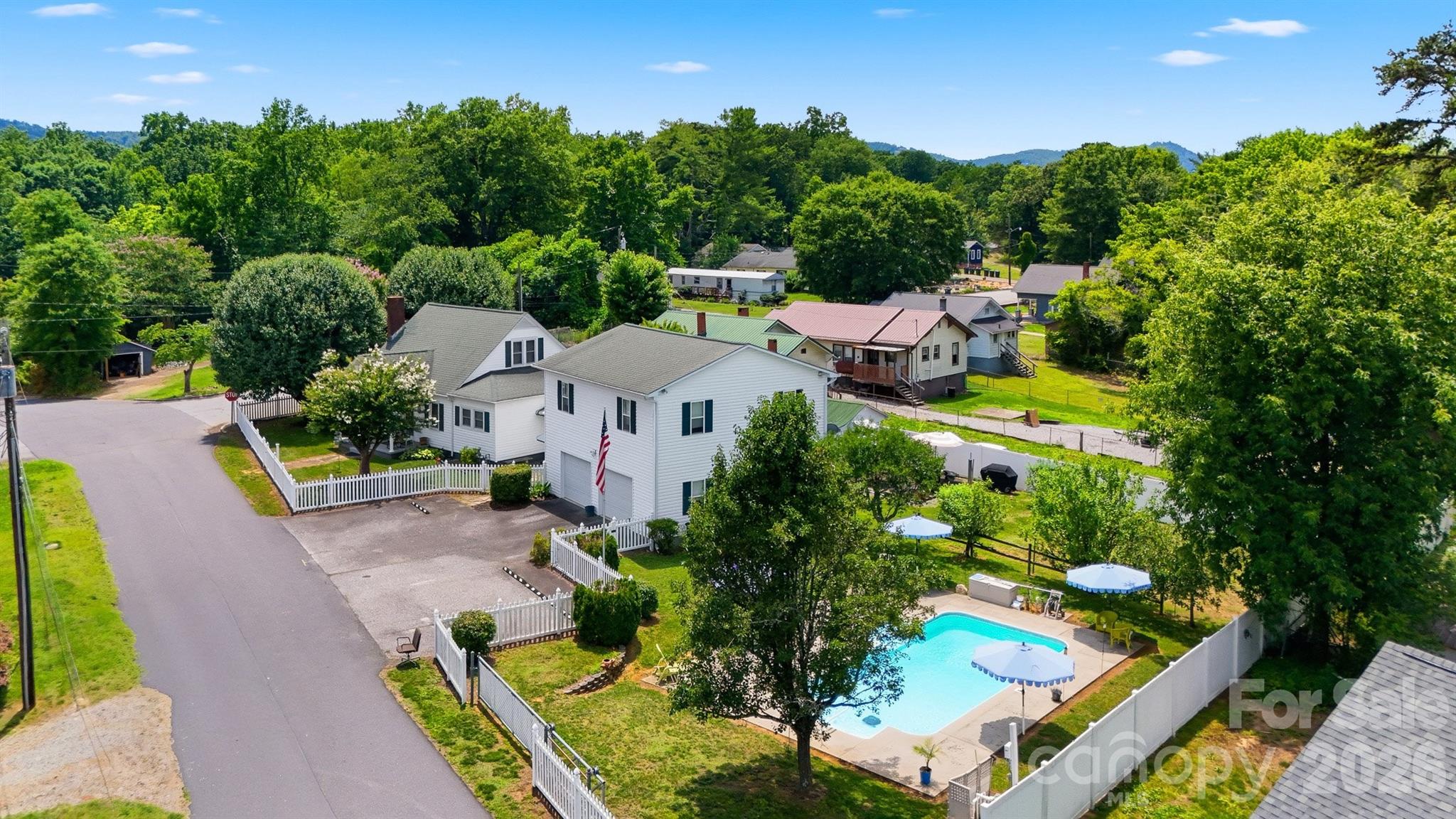 408 Garrou Avenue SE — Valdese